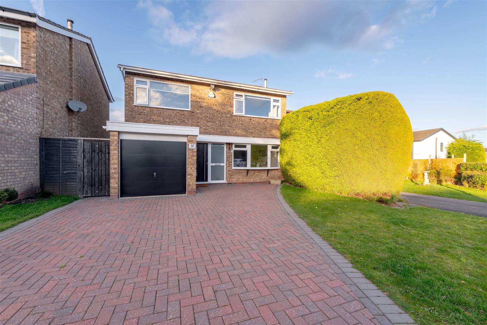 4 bed detached house for sale in Pettyfields Close, Solihull  - Property Image 1