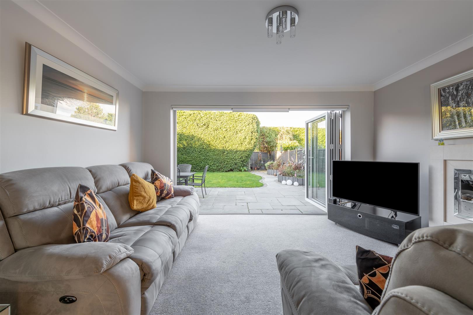 4 bed detached house for sale in Pettyfields Close, Solihull  - Property Image 3