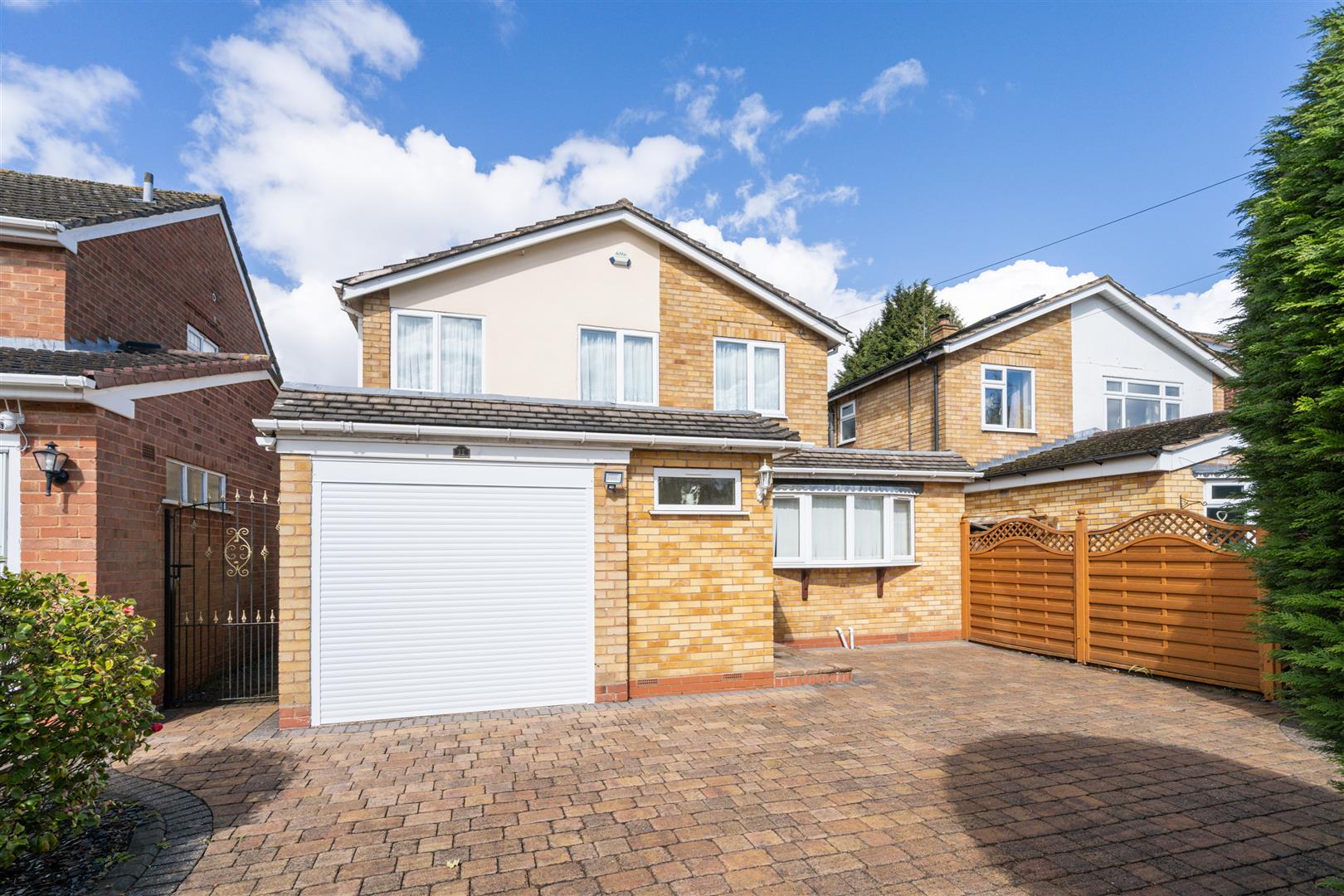 4 bed detached house for sale in Gentleshaw Lane, Solihull  - Property Image 1