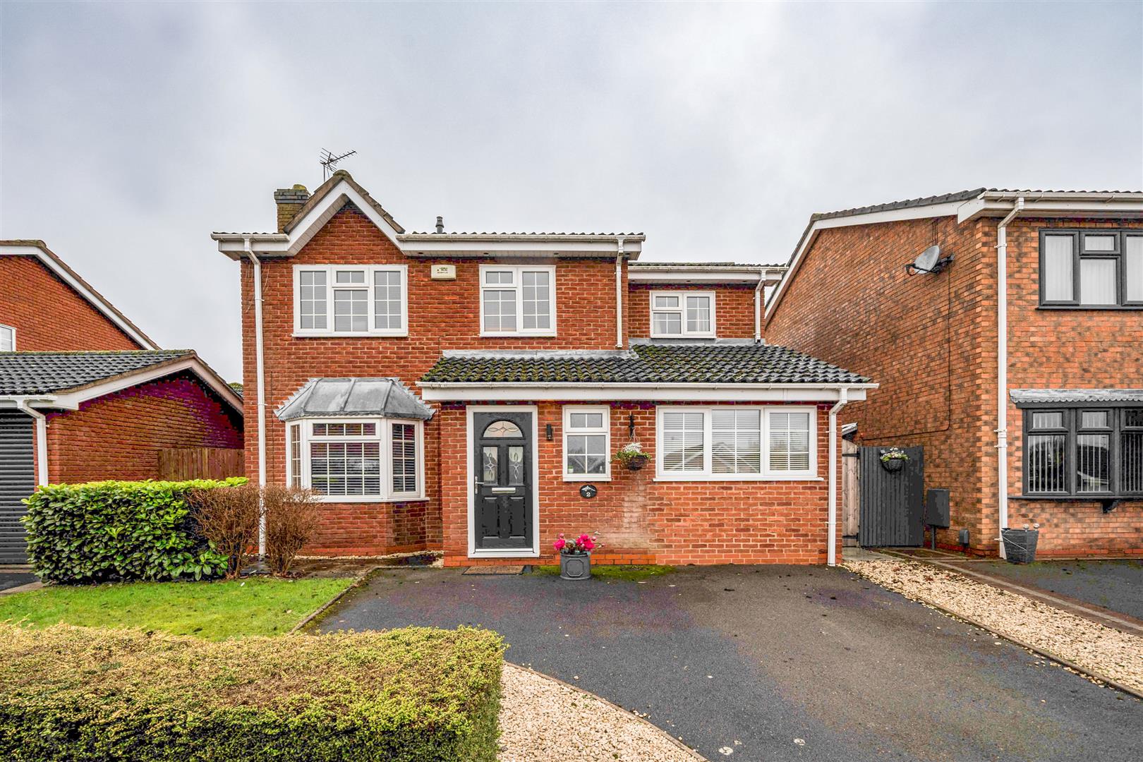 4 bed detached house for sale in Fullbrook Close, Solihull  - Property Image 1