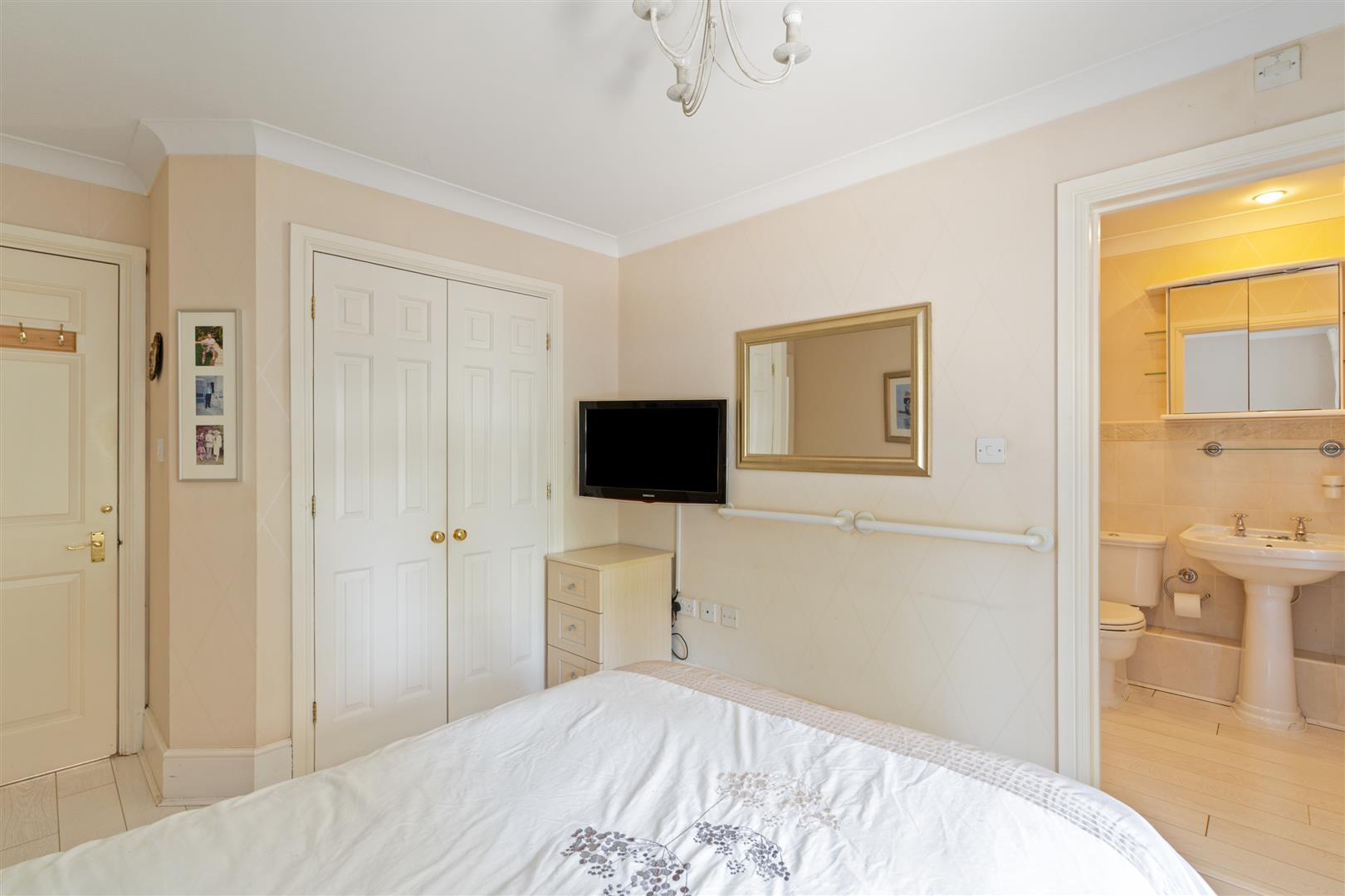2 bed flat for sale in St. Bernards Road, Solihull  - Property Image 10