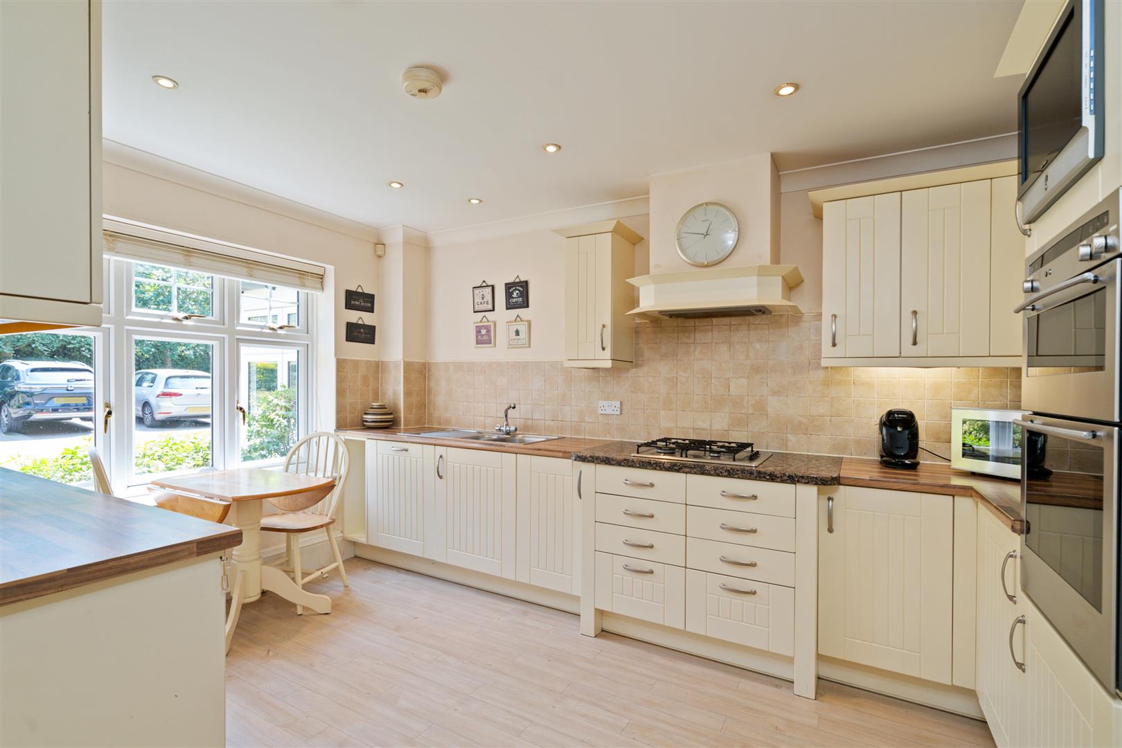 2 bed flat for sale in St. Bernards Road, Solihull  - Property Image 3