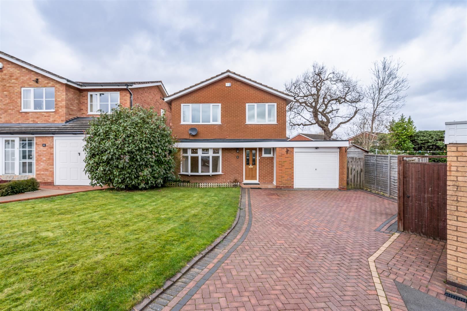 4 bed detached house for sale in Barcheston Road, Solihull  - Property Image 1