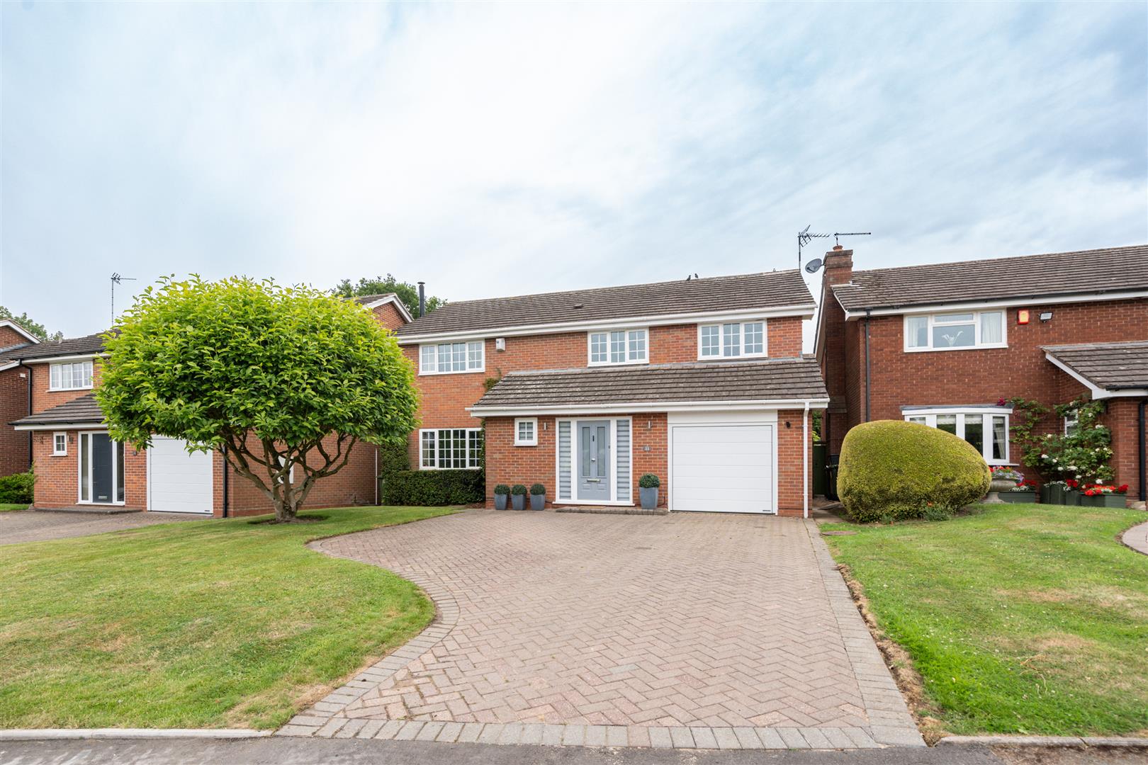 4 bed detached house to rent in Beconsfield Close, Solihull  - Property Image 1
