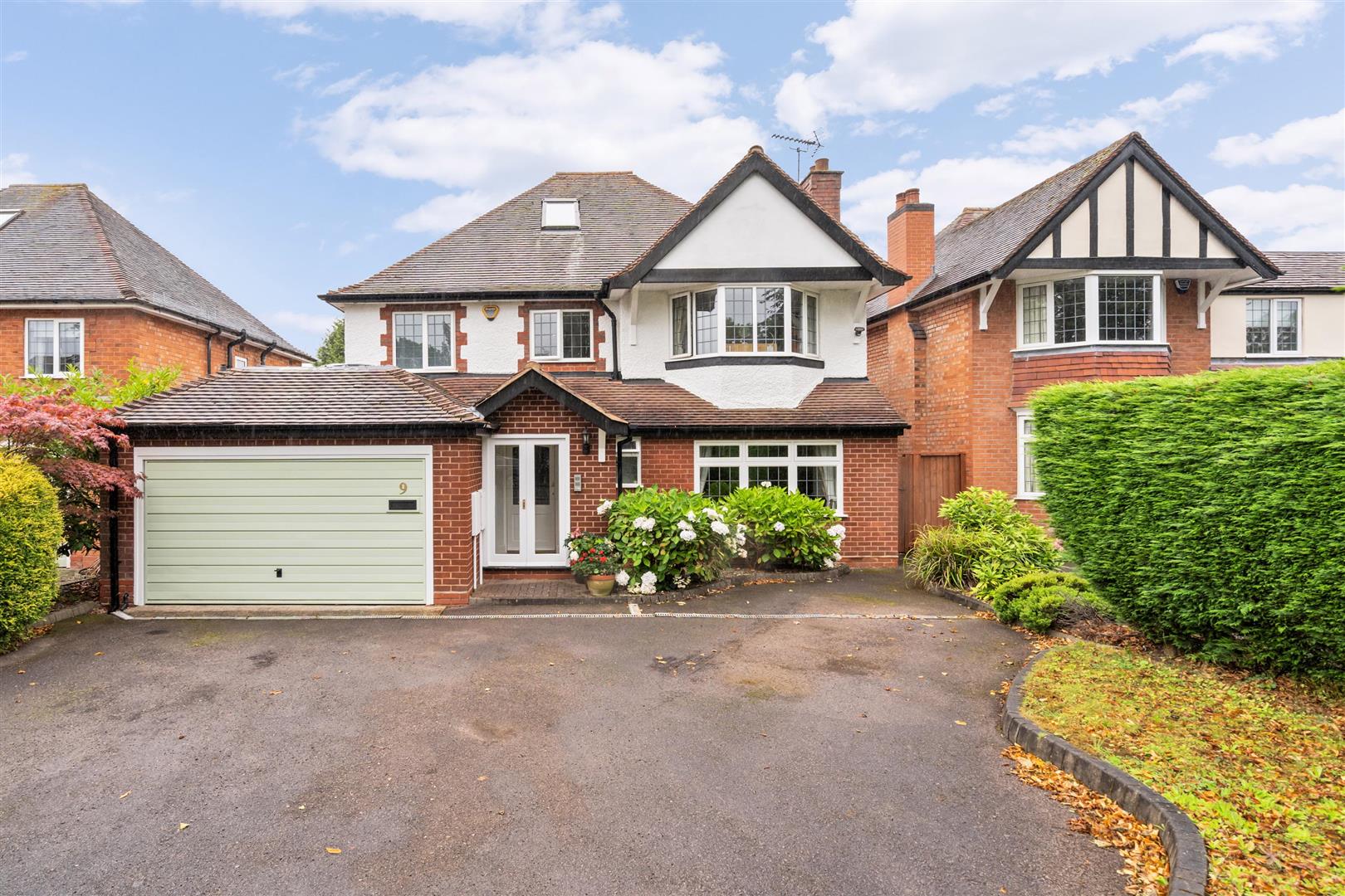 5 bed detached house for sale in Silhill Hall Road, Solihull  - Property Image 1