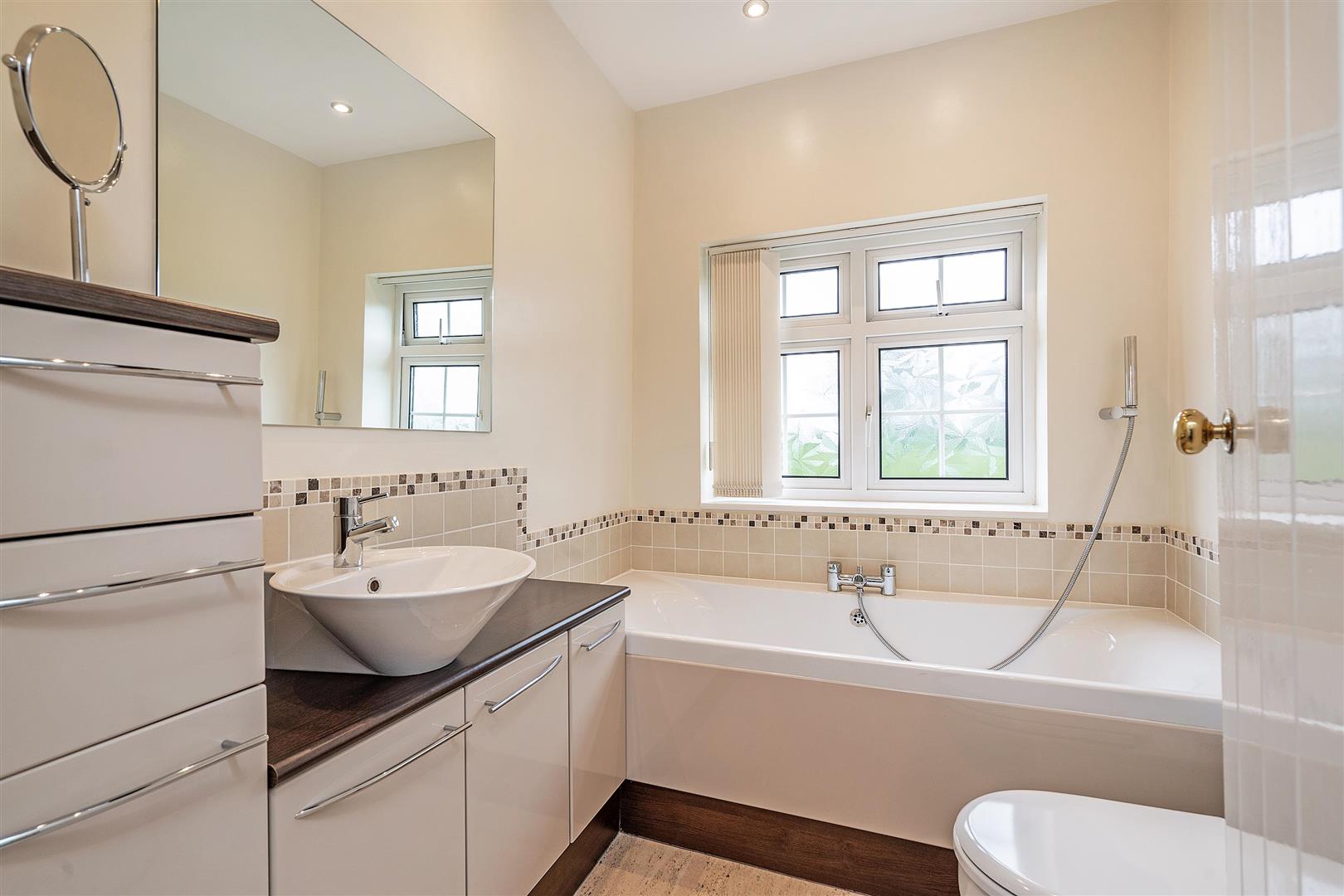 3 bed detached house for sale in Stratford Road, Hockley Heath  - Property Image 14
