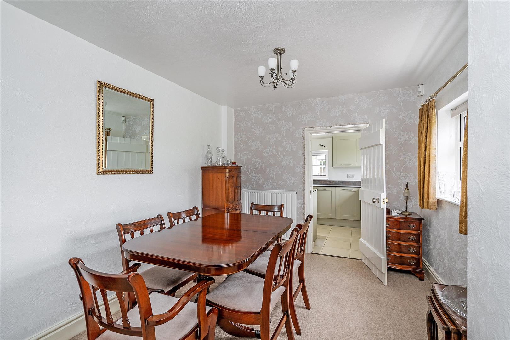 3 bed detached house for sale in Stratford Road, Hockley Heath  - Property Image 8
