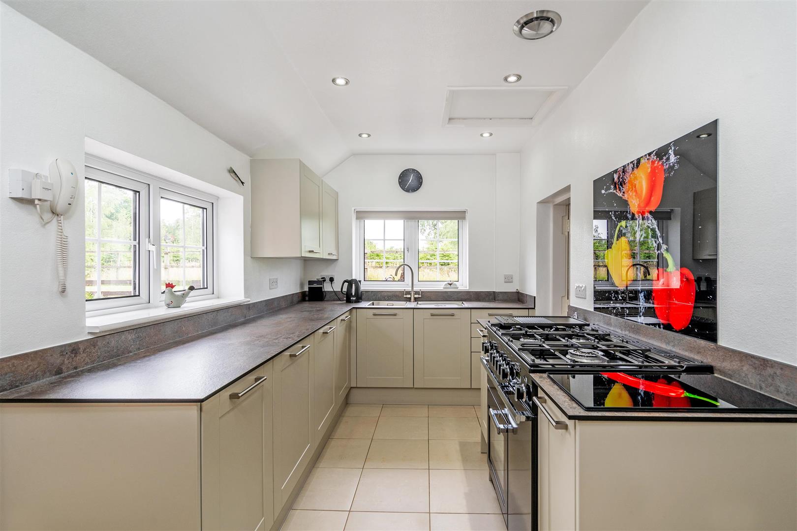3 bed detached house for sale in Stratford Road, Hockley Heath  - Property Image 7