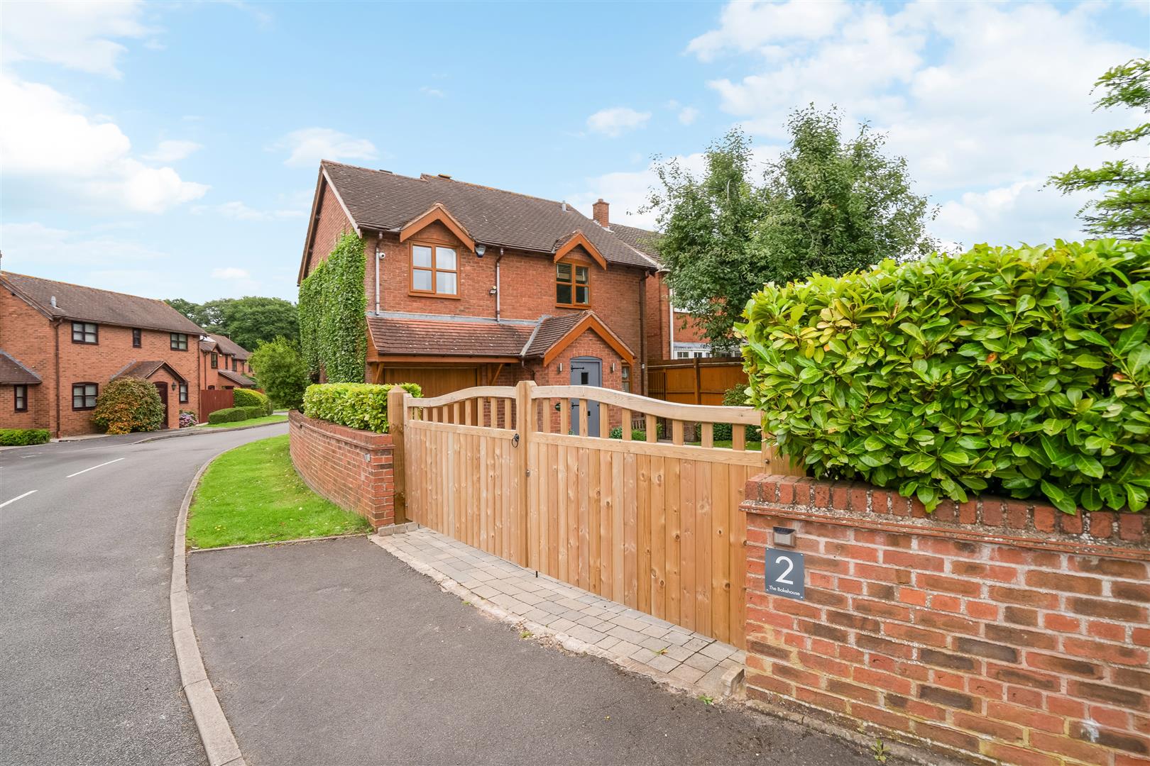 3 bed detached house for sale in Bakehouse Lane, Chadwick End  - Property Image 16