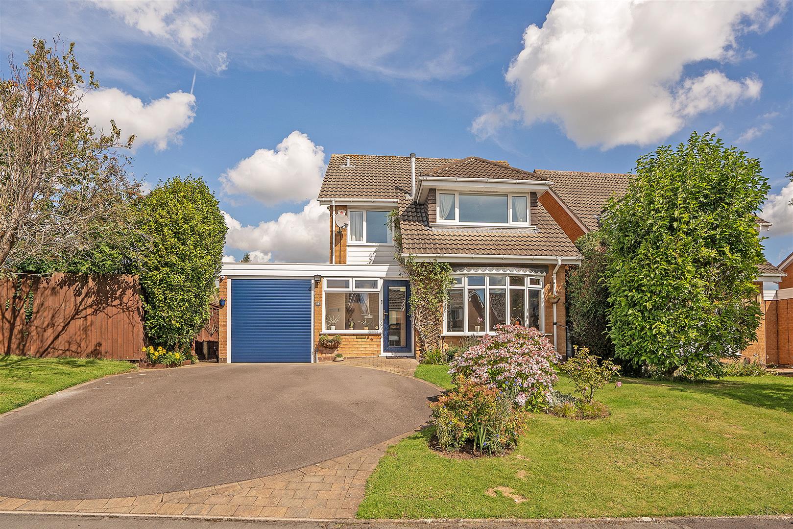 4 bed detached house for sale in Gainsborough Crescent, Knowle  - Property Image 1
