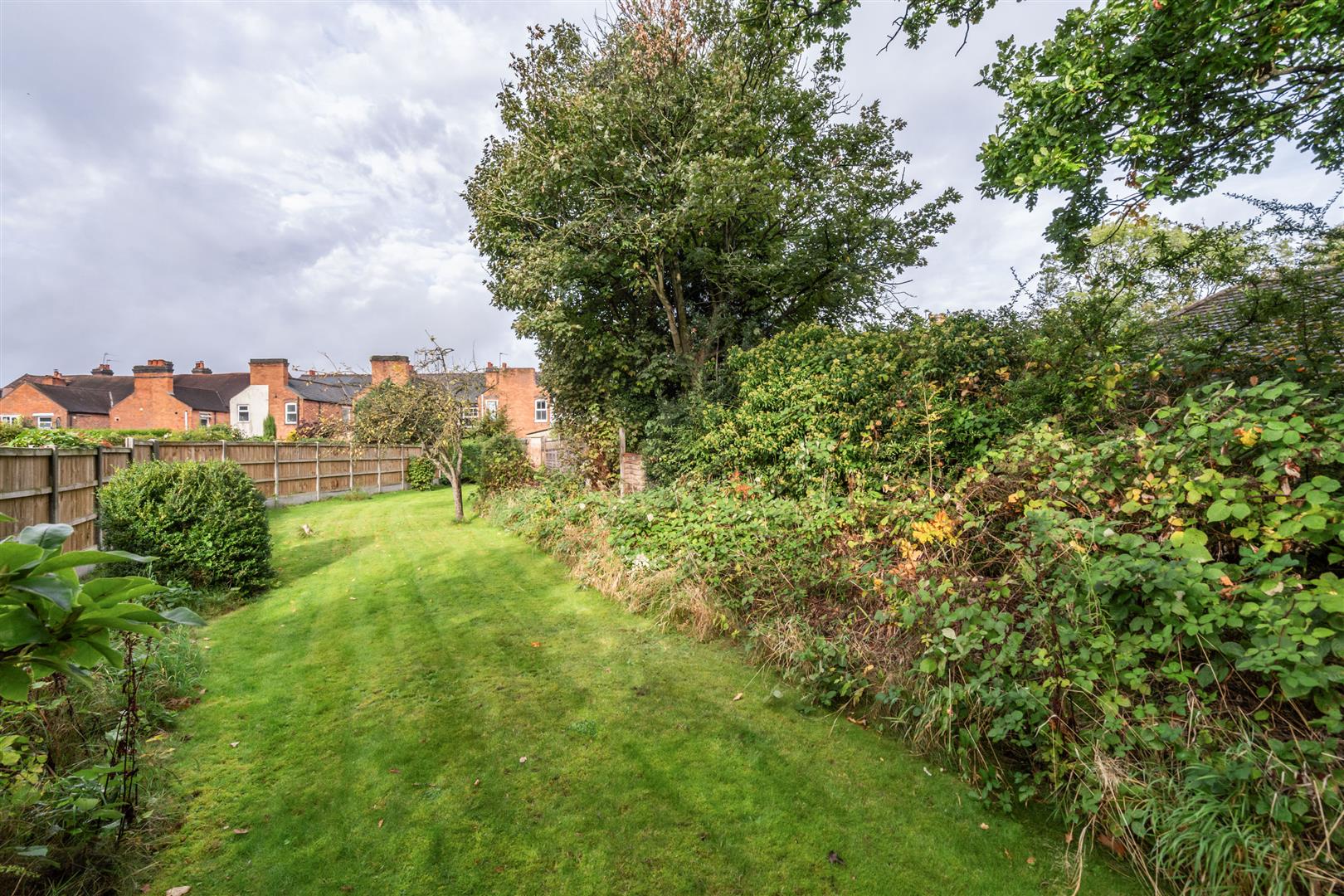 2 bed end of terrace house for sale in Castle Lane, Solihull  - Property Image 2