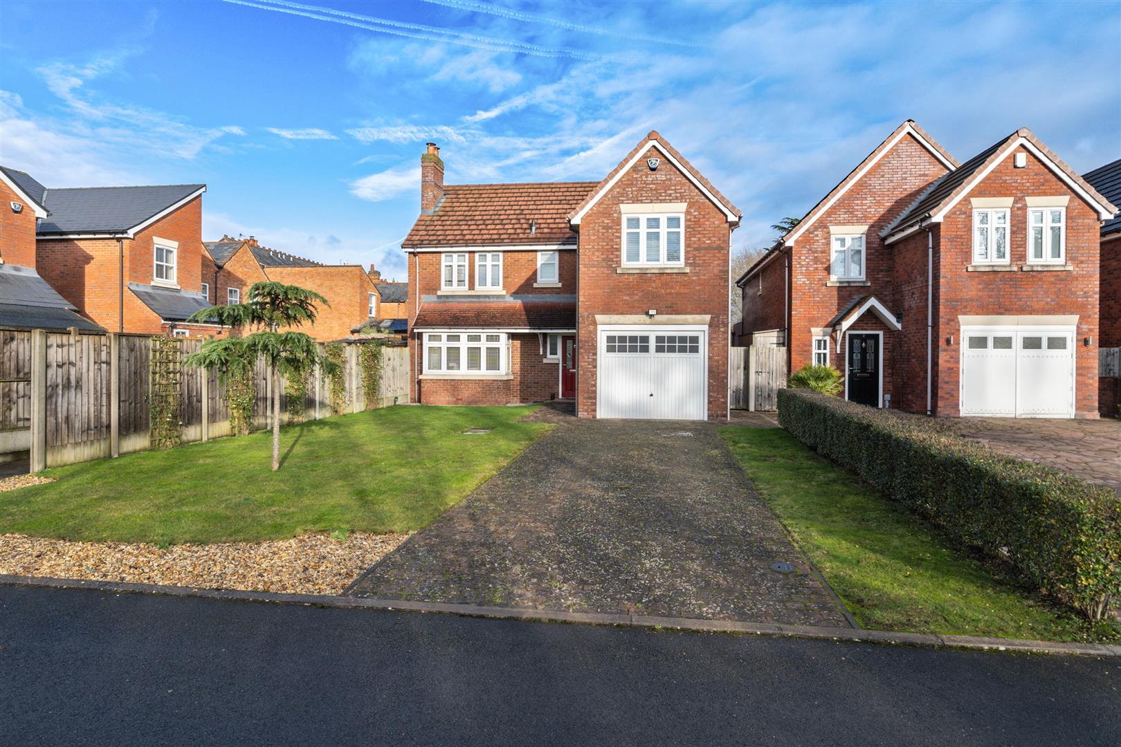 4 bed detached house for sale in Heath Drive, Solihull  - Property Image 1
