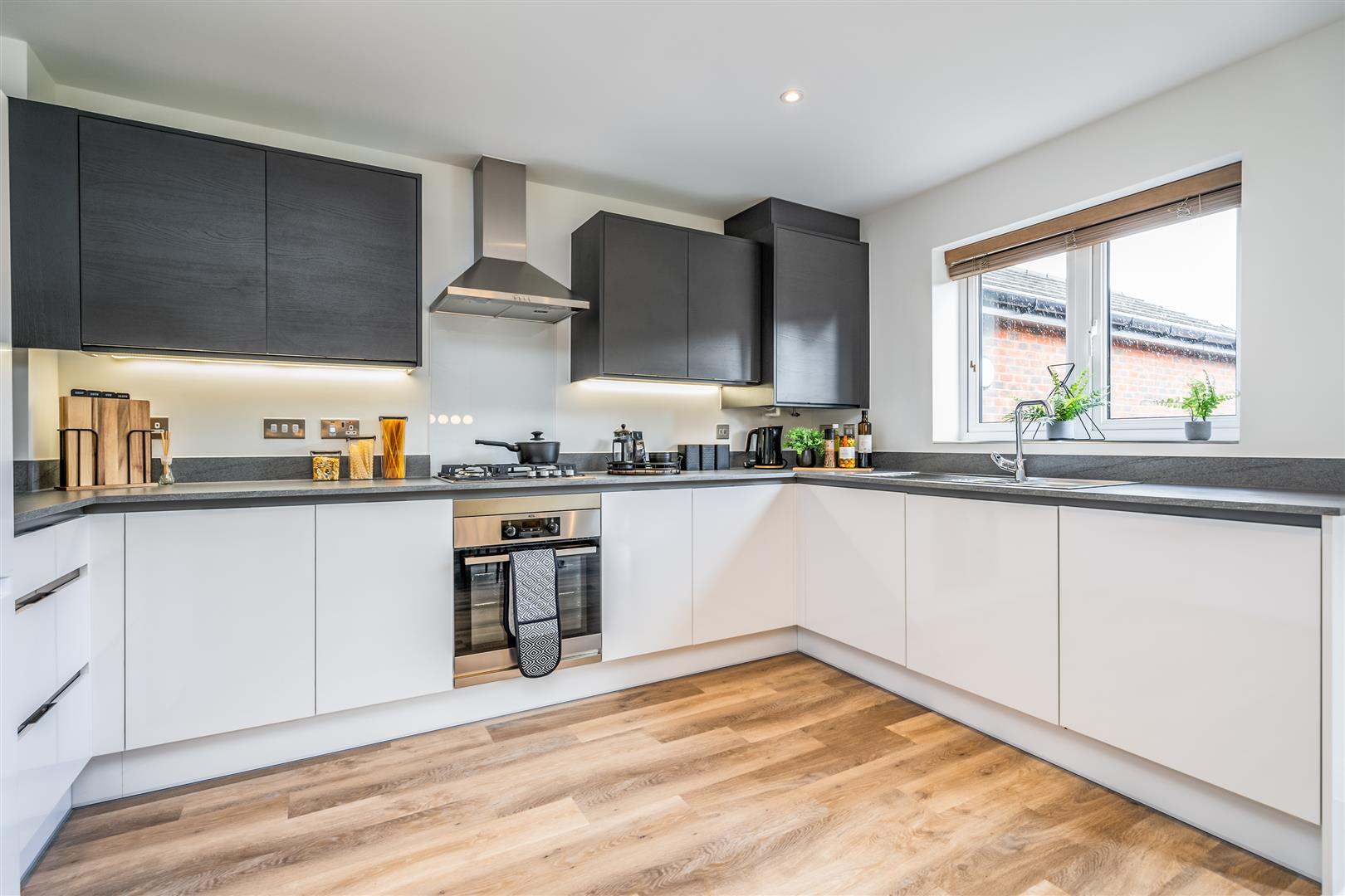 3 bed semi-detached house for sale in Stratford Road, Solihull  - Property Image 5