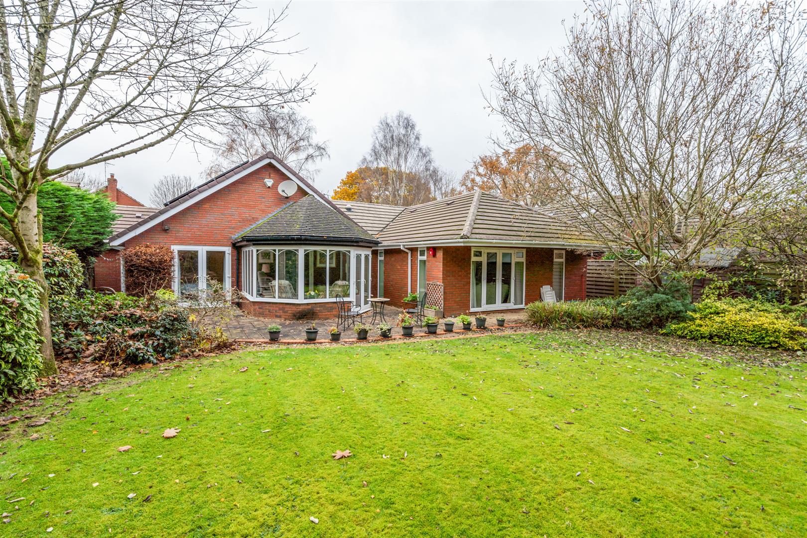 2 bed detached bungalow for sale in Queen Eleanors Drive, Solihull  - Property Image 2