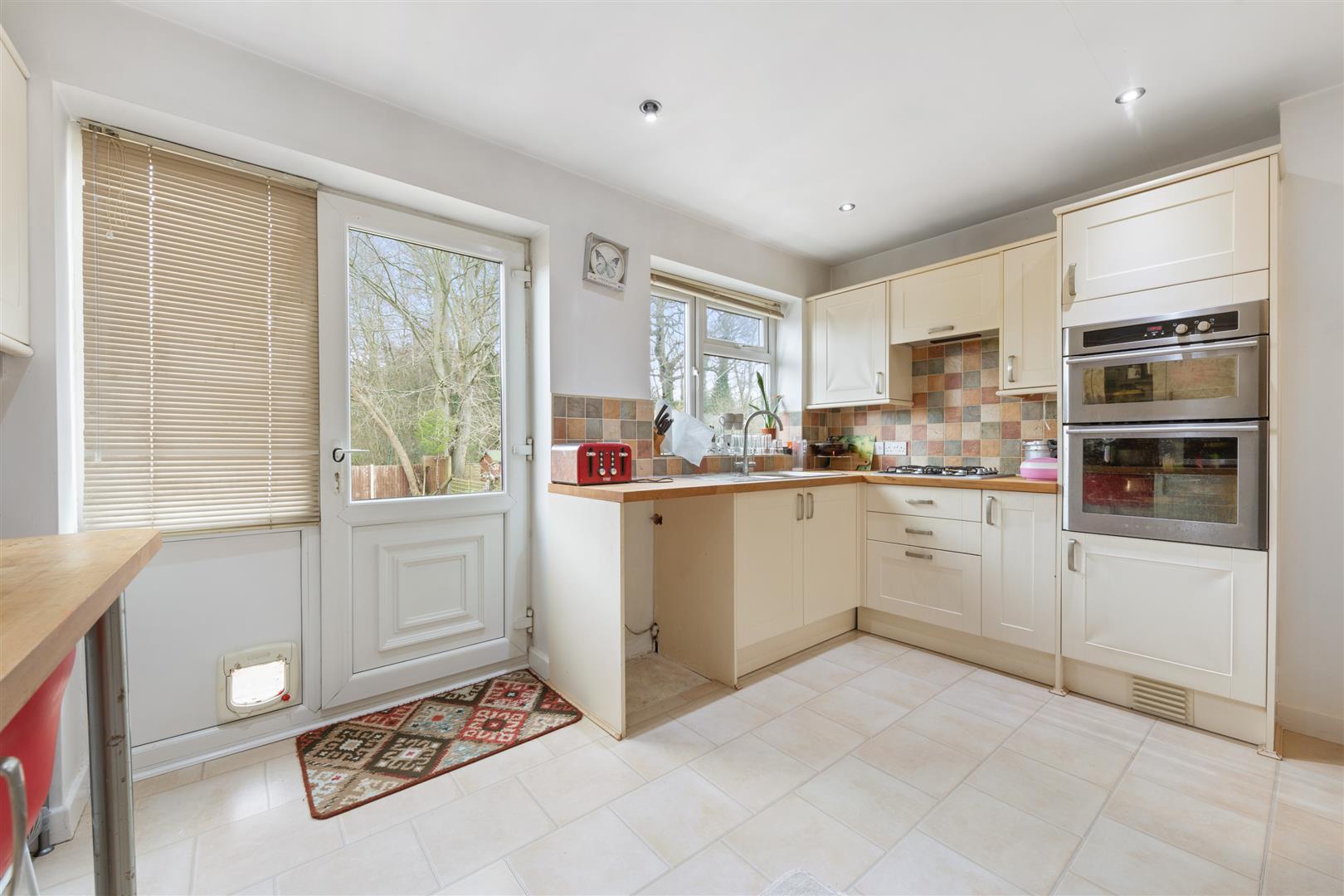 3 bed semi-detached house to rent in Dene Court Road, Solihull  - Property Image 3