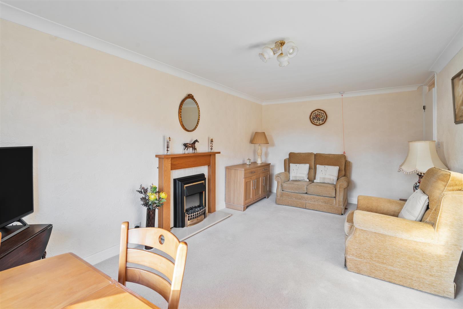 2 bed flat for sale in Kelvedon Grove, Solihull  - Property Image 3