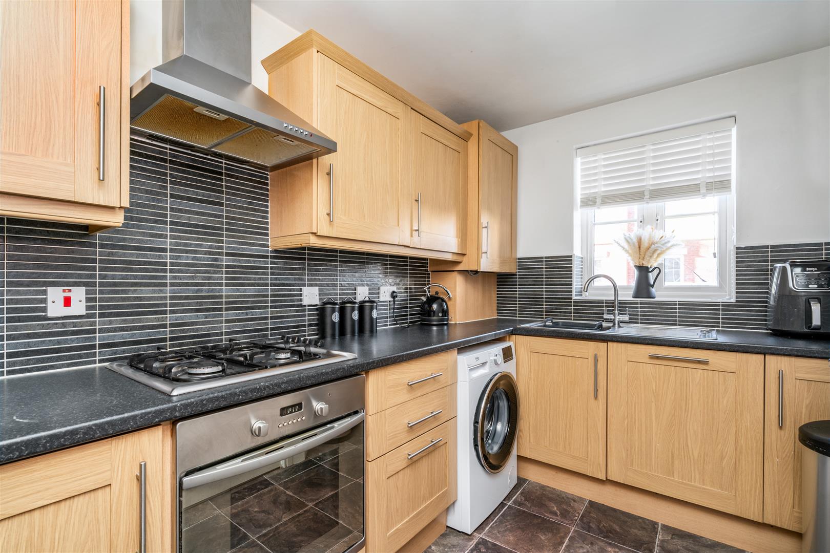 2 bed end of terrace house for sale in Scott Road, Solihull  - Property Image 4