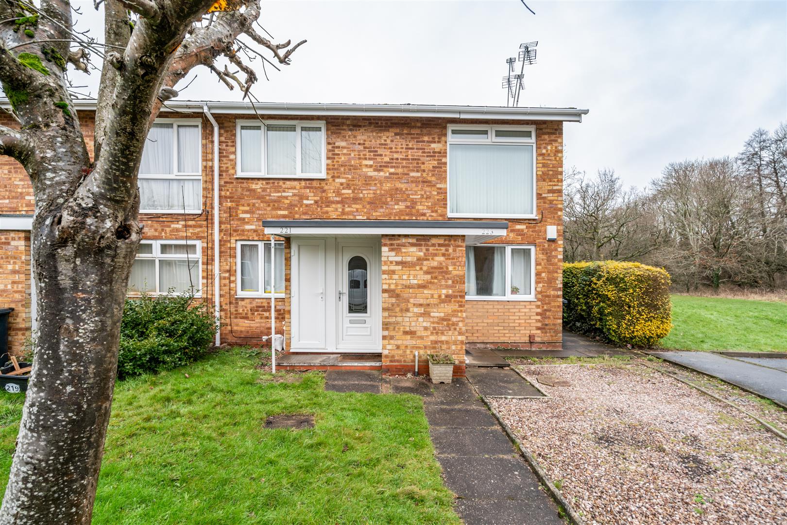 2 bed maisonette for sale in Nethercote Gardens, Solihull  - Property Image 1