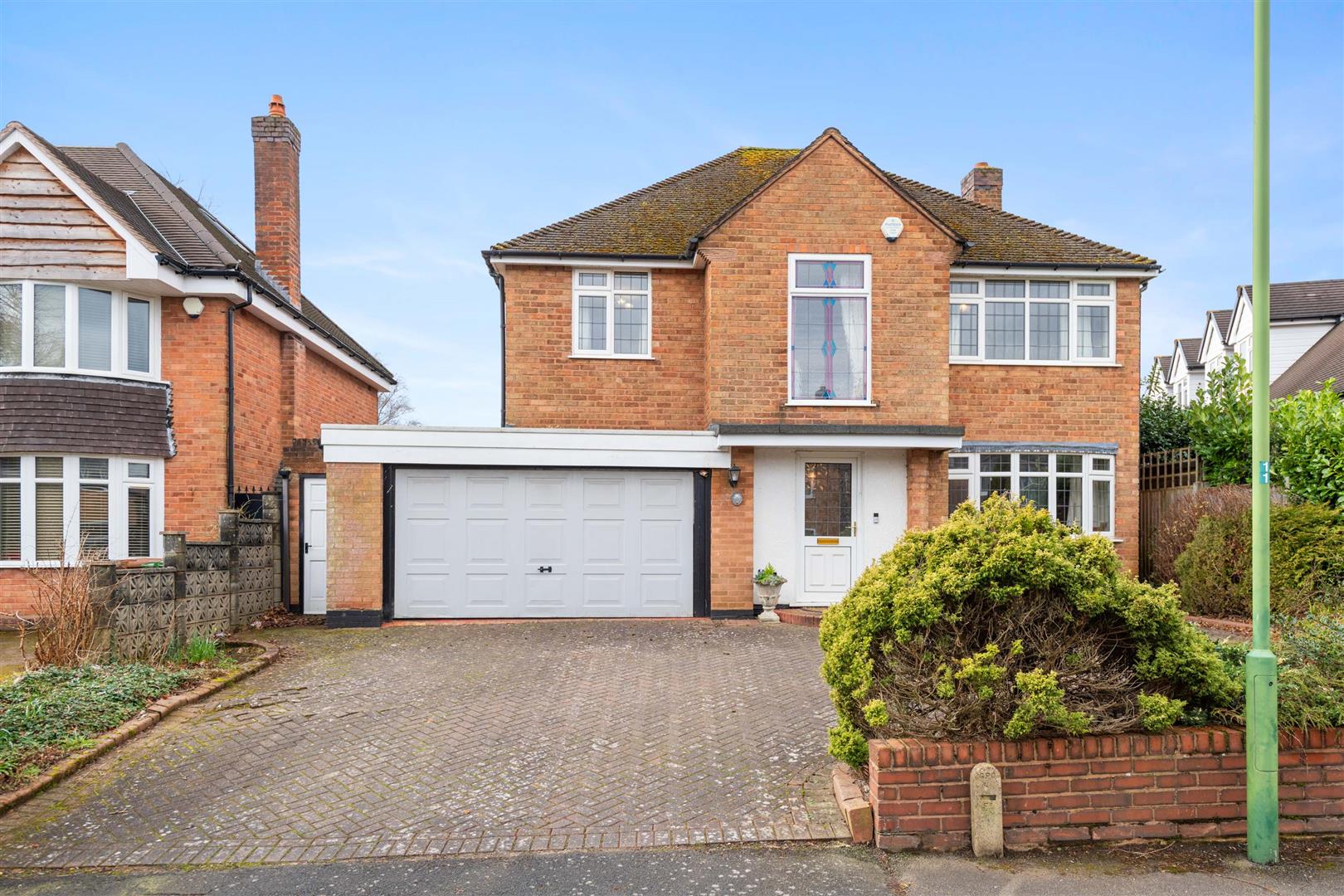 3 bed detached house for sale in Woodlea Drive, Solihull  - Property Image 1