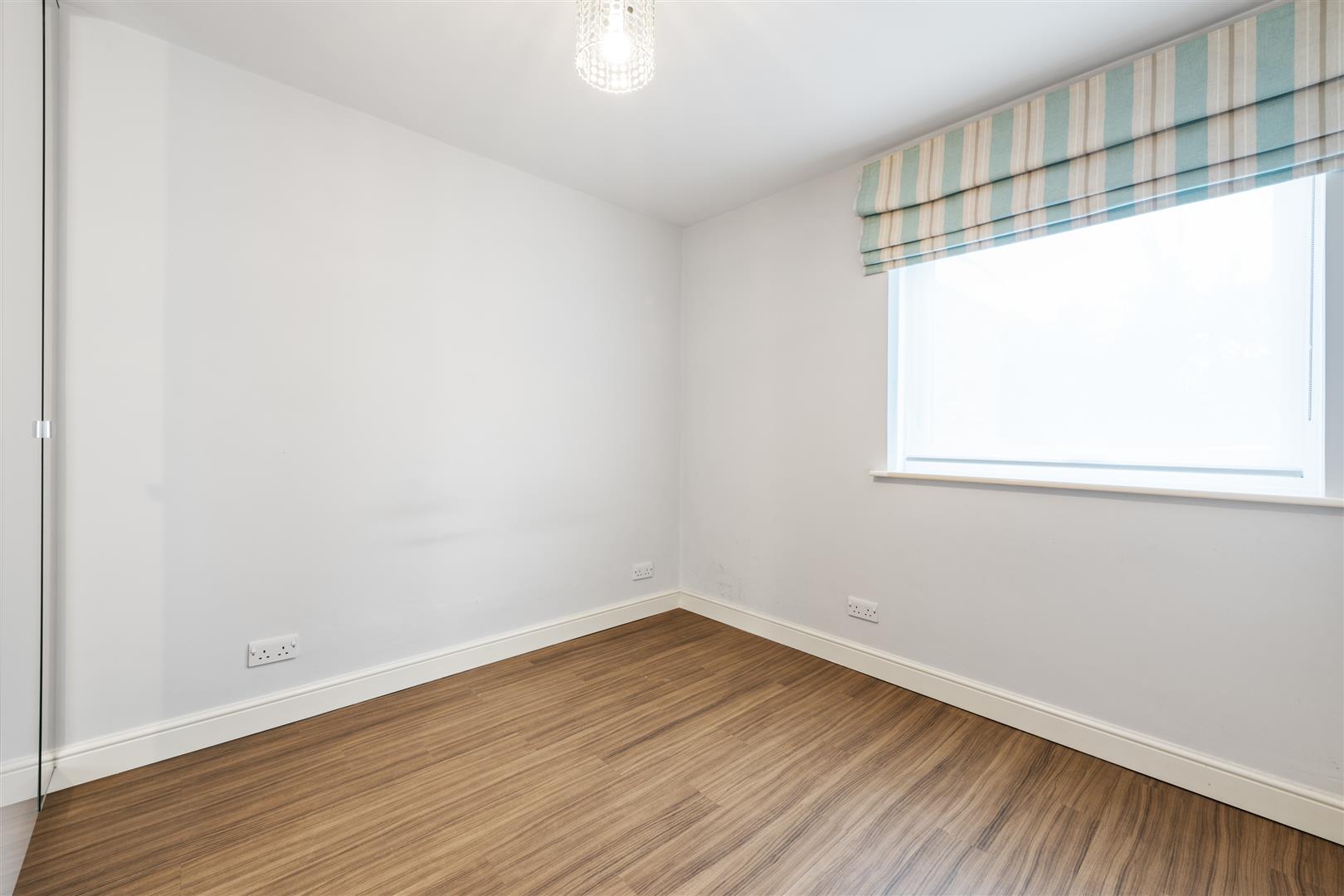 2 bed apartment for sale in Ulverley Crescent, Solihull  - Property Image 6
