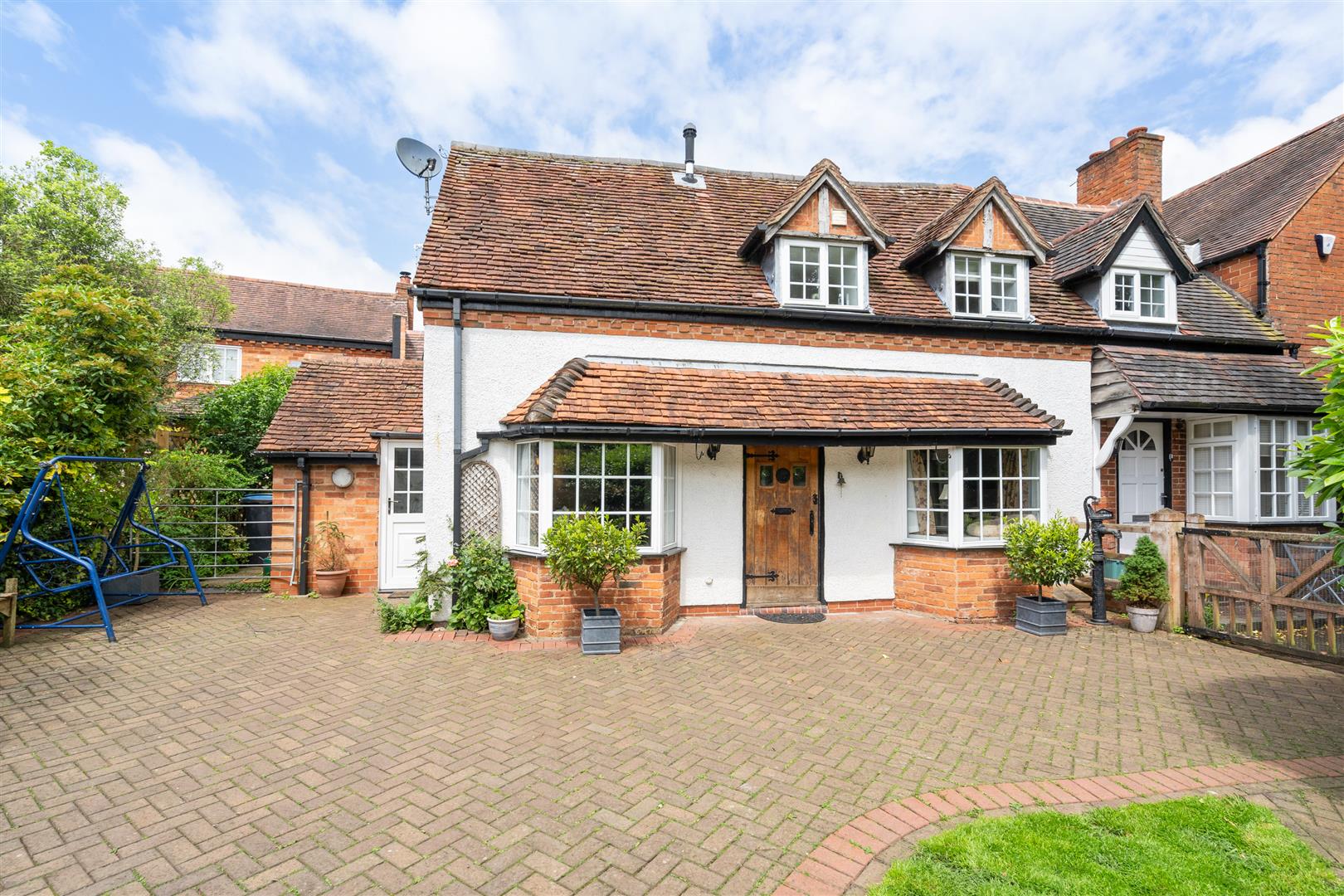 2 bed cottage for sale in The Green, Solihull  - Property Image 8