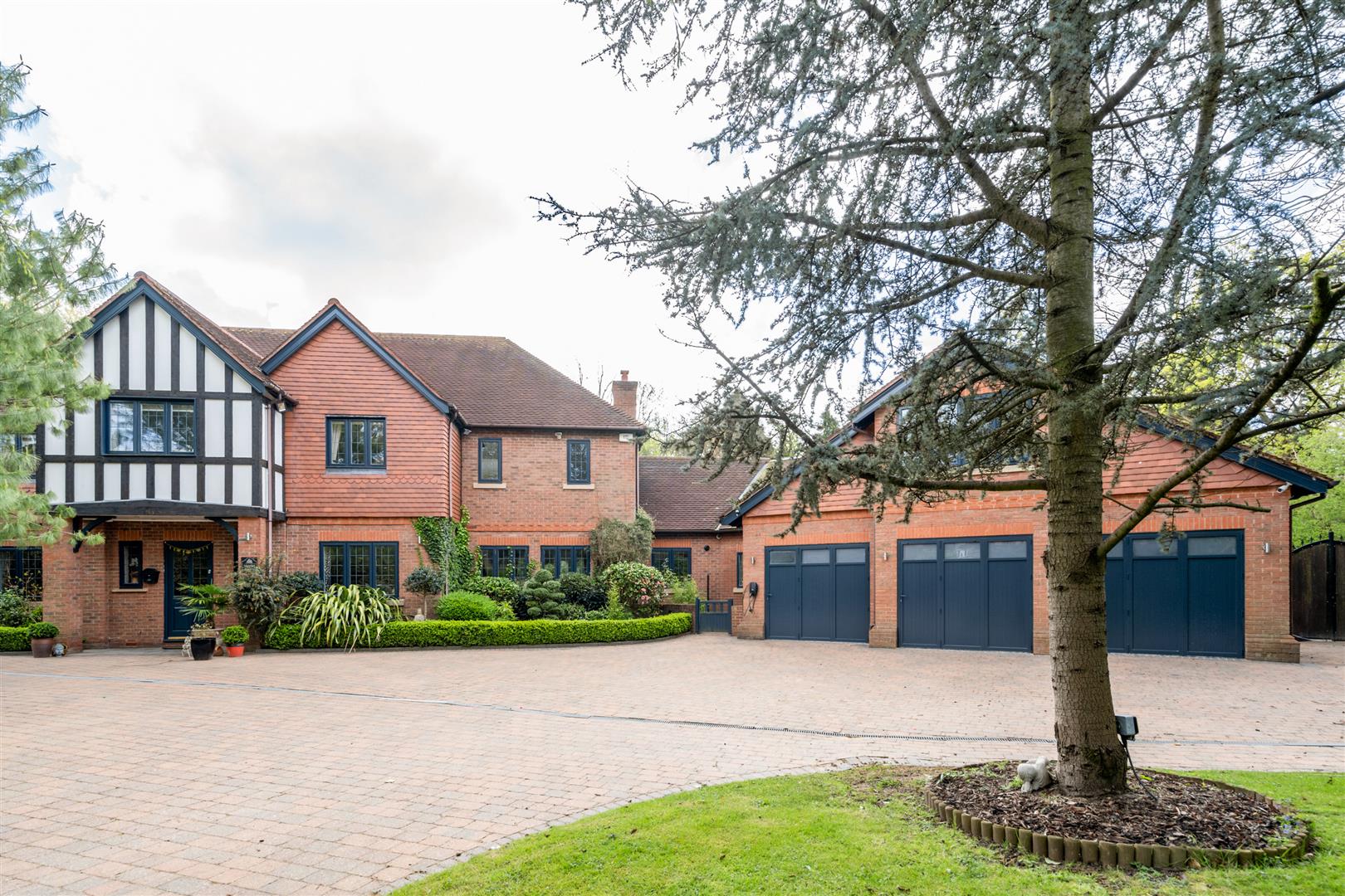 5 bed detached house for sale in Alderbrook Road, Solihull  - Property Image 37