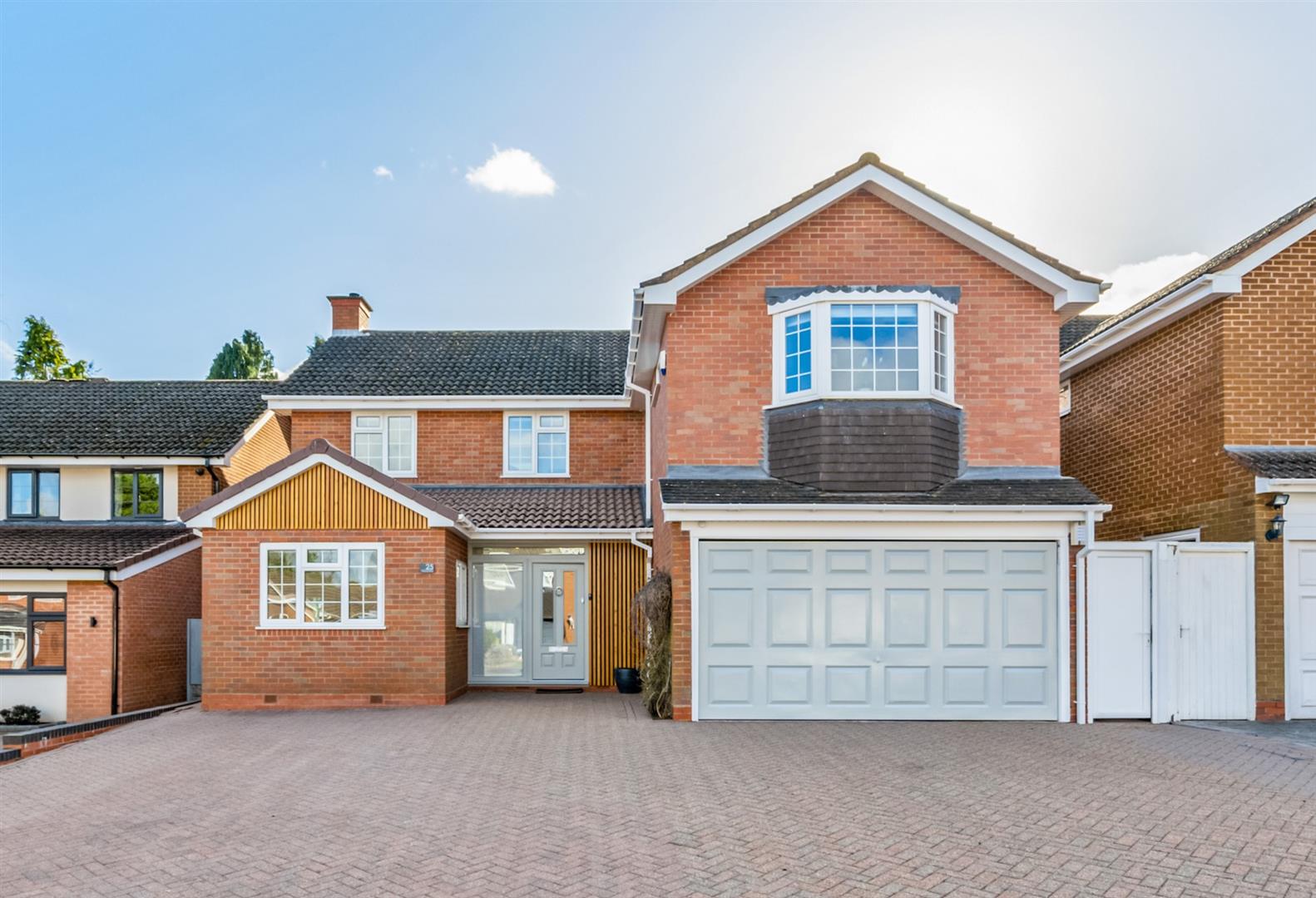 5 bed detached house for sale in Rollswood Drive, Solihull  - Property Image 1