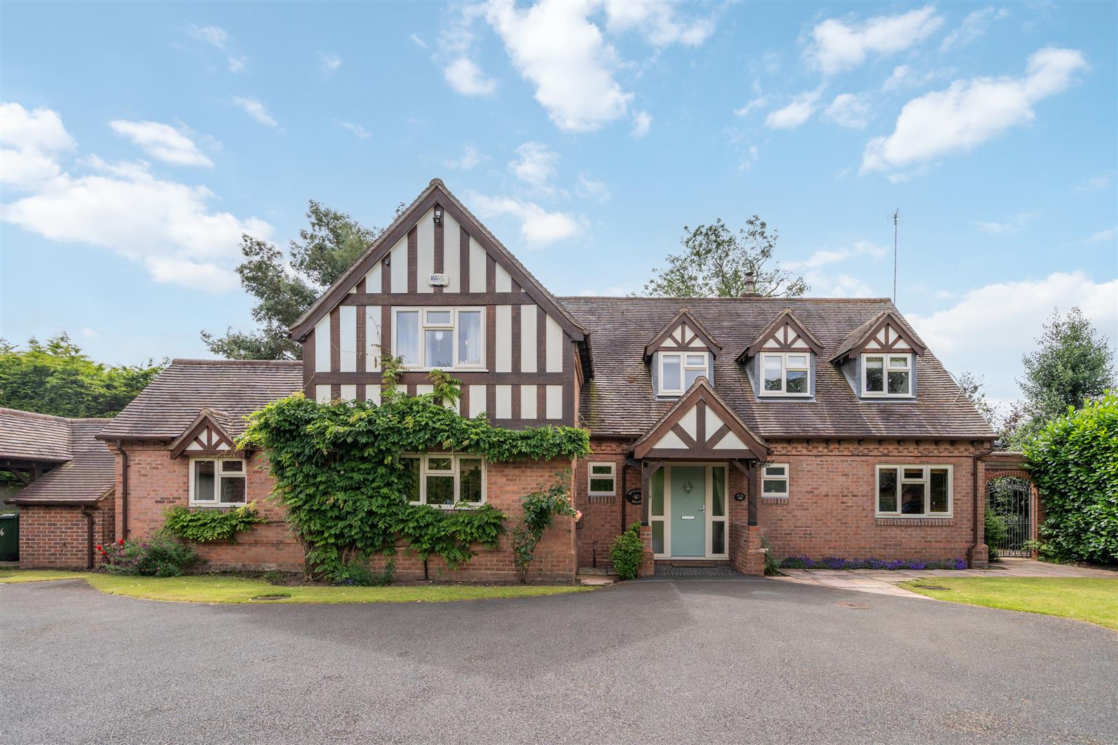 6 bed detached house for sale in School Lane, Solihull  - Property Image 1