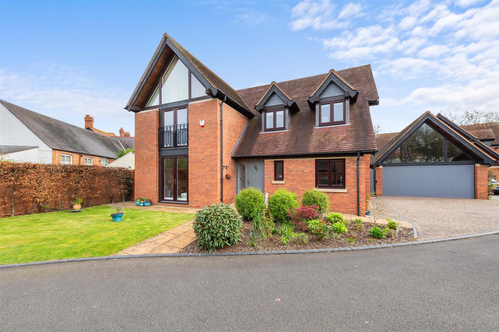 4 bed detached house for sale in Stratford Road, Solihull  - Property Image 1