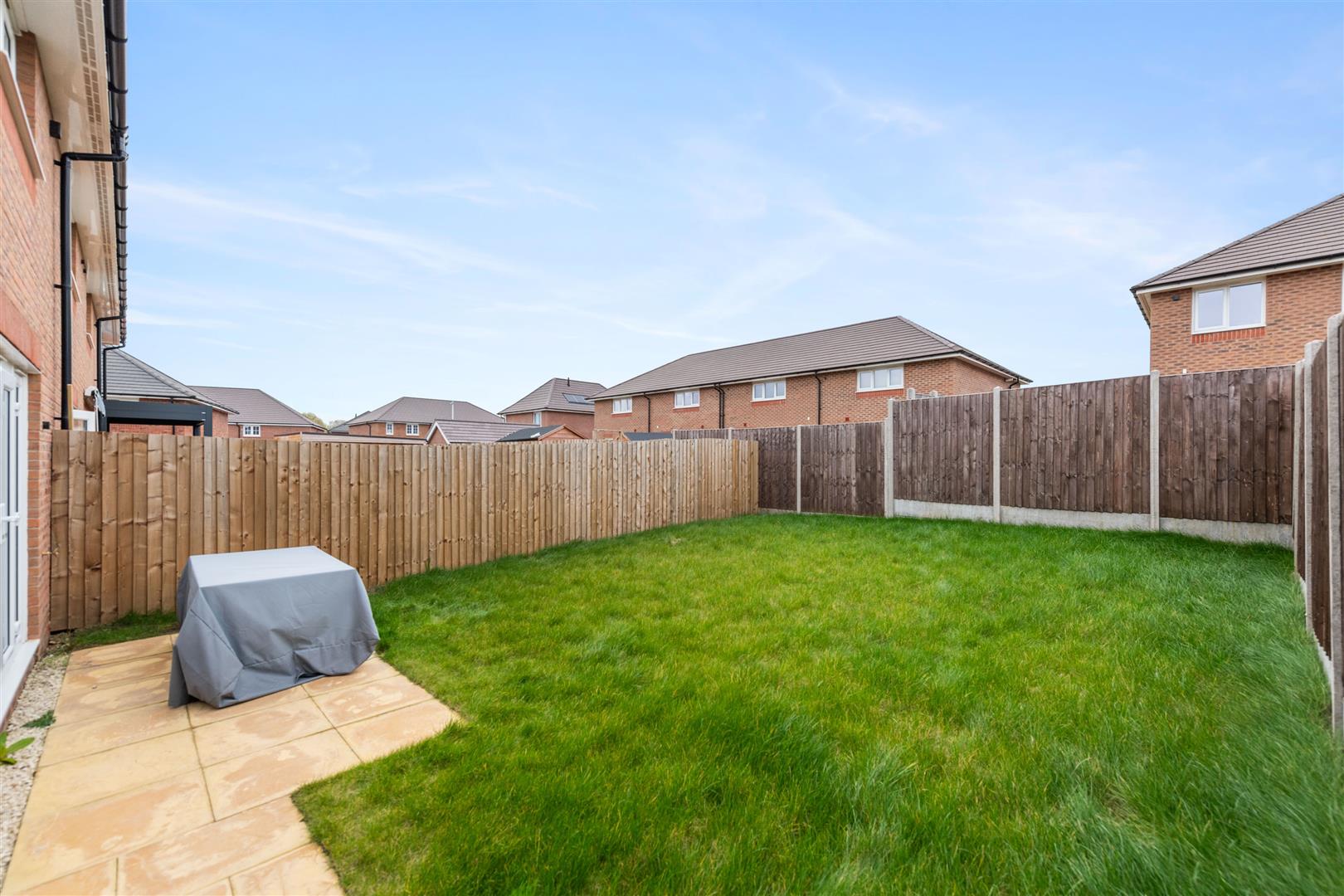 2 bed end of terrace house to rent in Perrywood Way, Warwick  - Property Image 9
