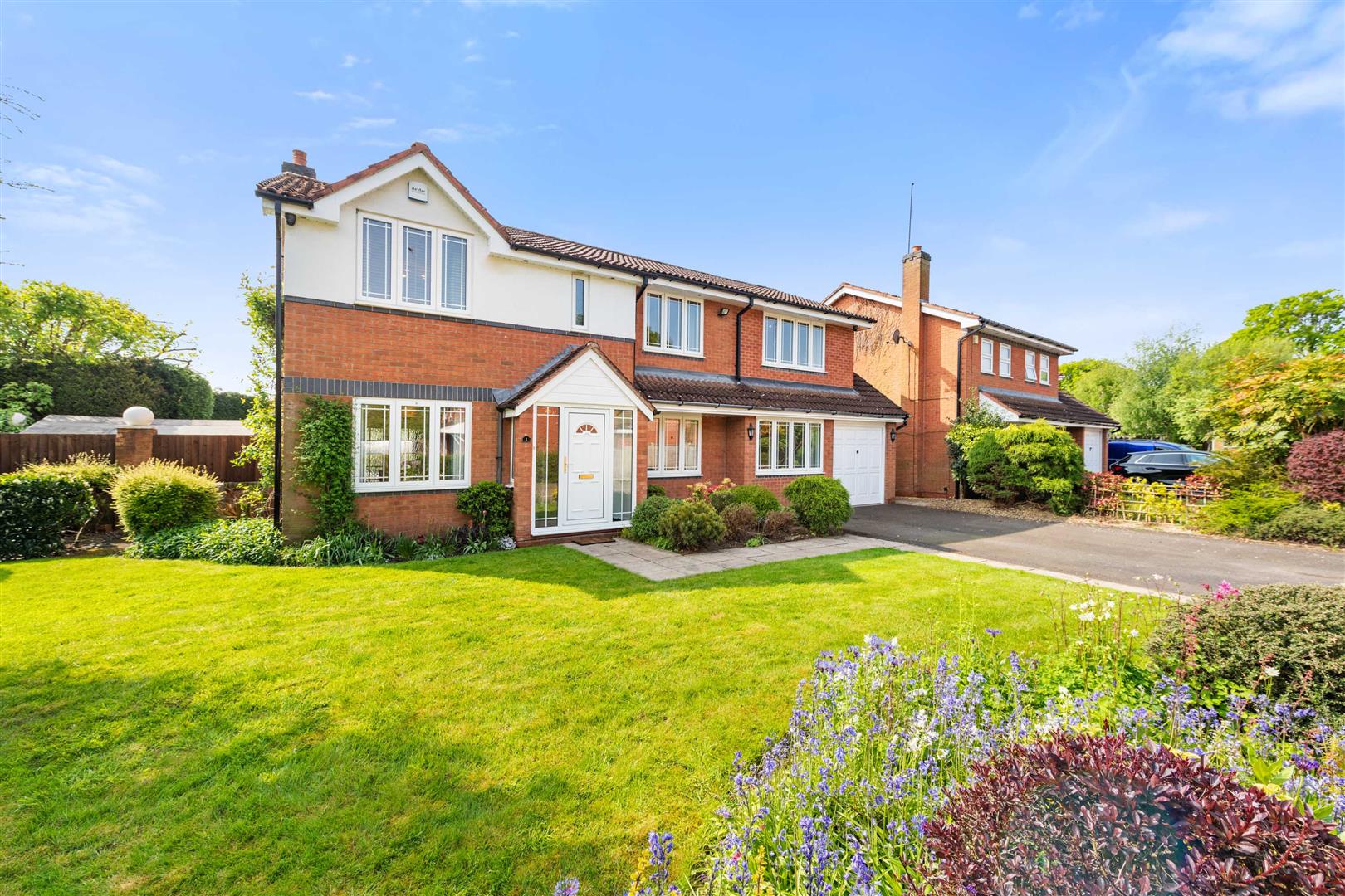 5-bed-detached-house-for-sale-in-glendon-way-dorridge-b93-ref-584902