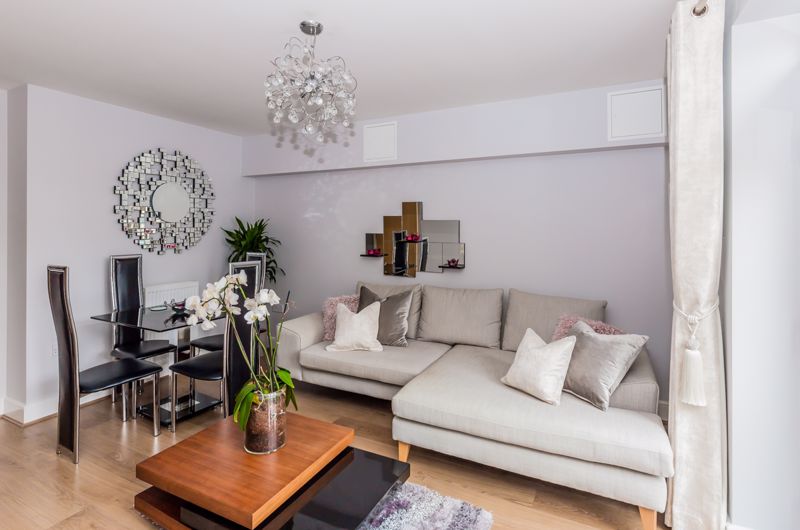 1 bed flat for sale in Wallis Place, Maidstone - Property Image 1