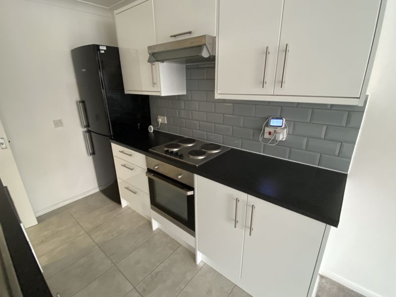 <br/><br/>AVAILABLE NOW! <br/><br/>Recently refurbished large studio flat with open plan kitchen and bedsitting room. <br/><br/>Recently fitted modern kitchen with electric hob and oven, washer/dryer and fridge/freezer. <br/><br/>Newly fitted bathroom with white suite and electric shower over bath. <br/><br/>Excellent condition throughout. Double glazed and parking. <br/><br/>Good sized flat within easy walking distance of high street and railway station. Single occupation only. <br/><br/>Council Tax Band A <br/><br/>EPC Rating C<br/><br/>