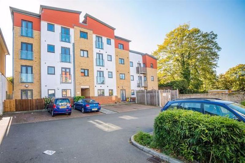 NO CHAIN - Seekers are delighted to offer this modern two bedroom first floor apartment in the heart of the town centre. <br/><br/>The property features a bright and airy lounge/dining room, open plan modern black gloss kitchen with oven, gas hob, fridge/freezer, dishwasher and washer/dryer. There is a family bathroom and an ensuite shower room to the primary bedroom, double glazing, gas central heating, lift, covered allocated parking for one car & communal garden.<br/><br/>You will be within walking distance to Maidstone Town Centre where you have access to train stations and other transport links plus numerous shops, restaurants and bars.<br/><br/>Leasehold - 110 years remaining<br/><br/>Service Charge - Approx. £200 per month<br/><br/>Ground Rent - Approx. £181 Bi-annually<br/><br/>EPC rating B<br/><br/>Council Tax Band D