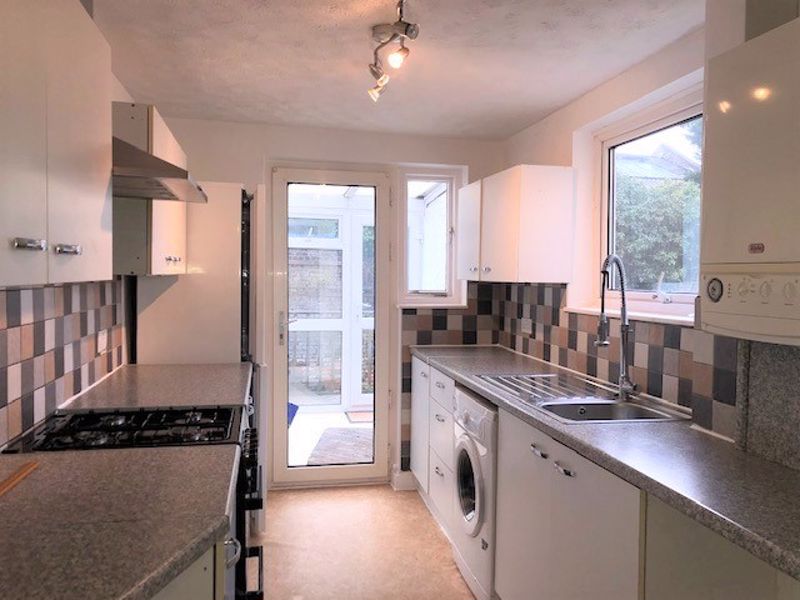 2 bed house to rent in Melville Road, Maidstone - Property Image 1