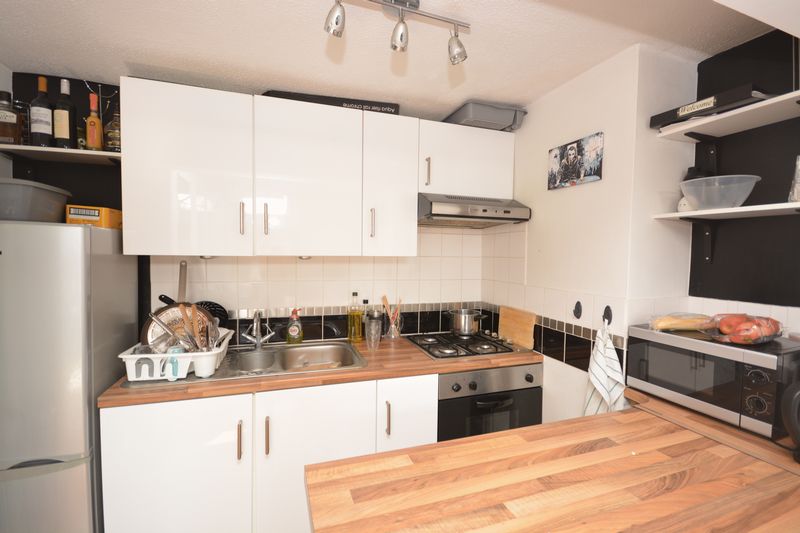 <strong>A well presented furnished one bedroom top floor flat, with modern kitchen and bathroom, walking distance to town centre and train stations.<br/><br/></strong>The property features a lounge, open plan kitchen with breakfast bar, fridge/freezer & oven/hob, along with a variety or utensils. There is also bathroom with bath & shower over, skylight, laminate flooring and you can apply for a permit parking. The fact that it comes furnished means it is easy and ready to move into!<br/><br/>Bower Place is located on a small through road just a short walk from Maidstone Town Centre. With a variety of High Street shops, supermarkets, tasty restaurants & selection of bars plus within the Lockmeadow Entertainment Centre there is an Odeon cinema, bowling alley and a trampoline park. Maidstone West station is just a couple minute's walk away and Maidstone East just a 10 minute walk. Easy access to the M20 and A20.<br/><br/><strong><br/><br/>Additional information :</strong><br/><br/>Available in Early April<br/><br/>Furnished<br/><br/>Council Tax Band A<br/><br/>EPC Rating D<br/><br/>NO Smokers, NO Pets
