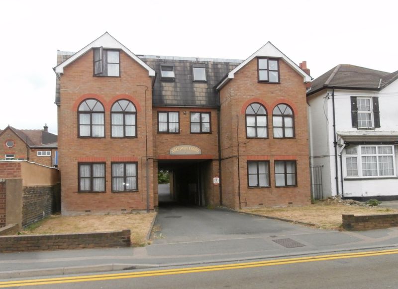 Flat to rent in Archway Court, Strood - Property Image 1