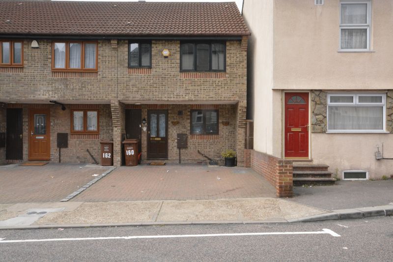 3 bed house for sale in Upper Luton Road, Chatham - Property Image 1