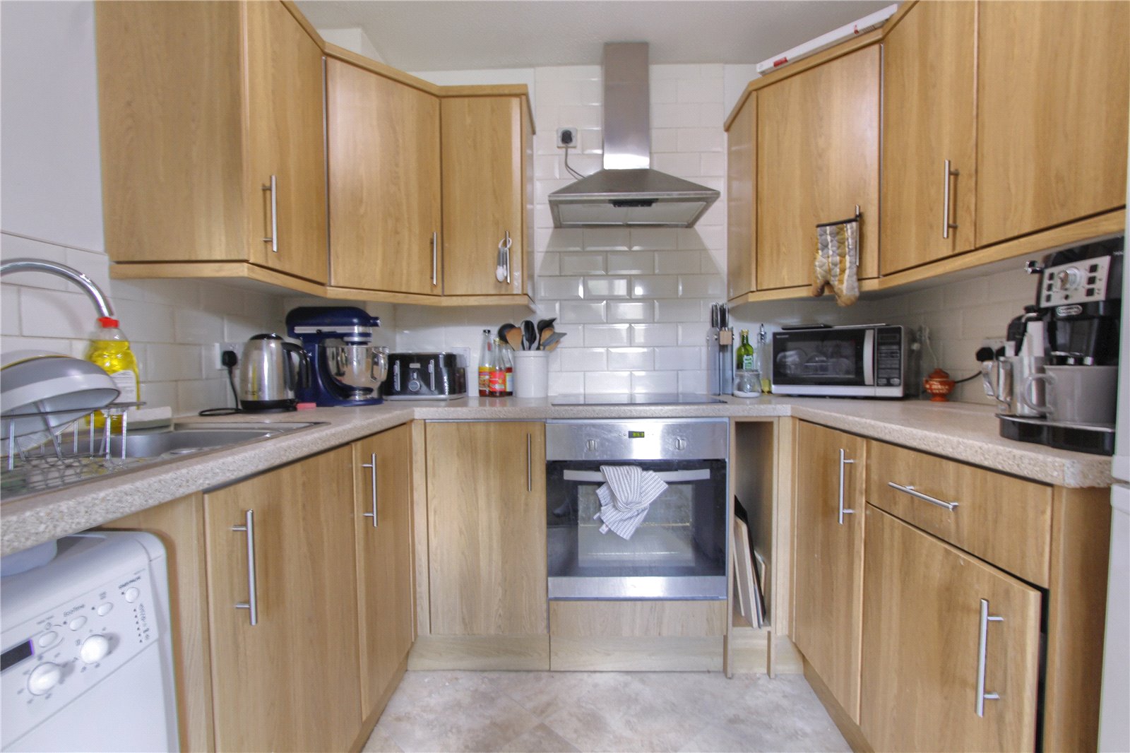 2 bed apartment to rent  - Property Image 7