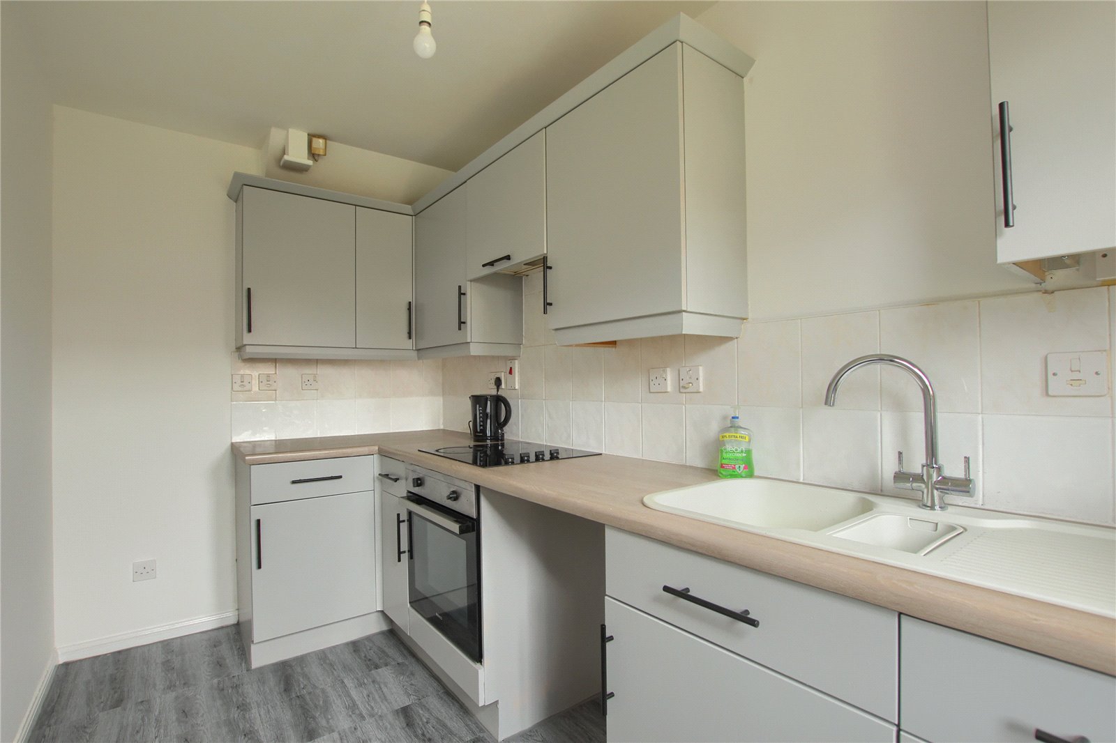 3 bed house for sale in Cranfield Avenue, Brambles Farm  - Property Image 6