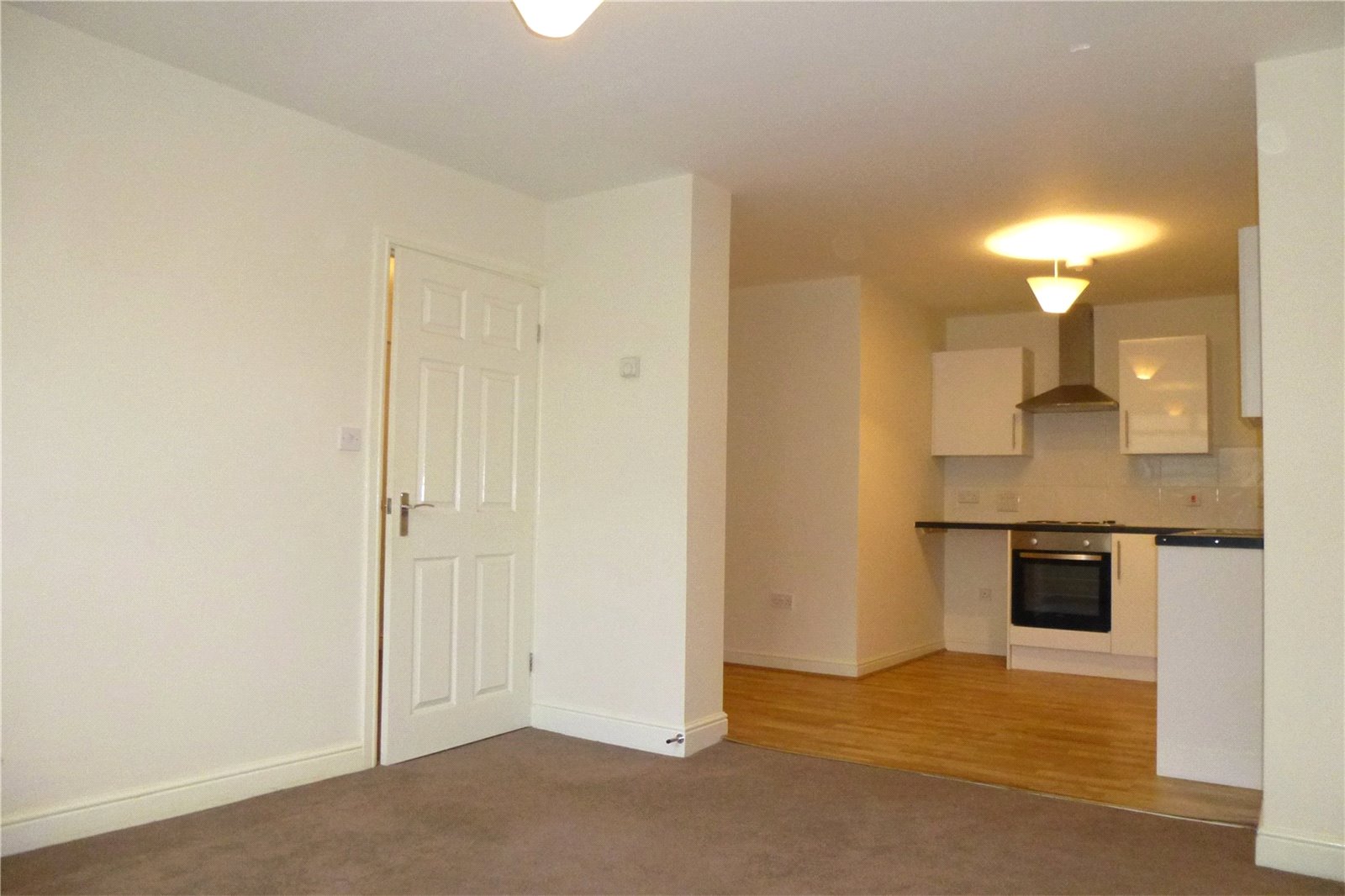 2 bed to rent in Coatham Road, Redcar 1