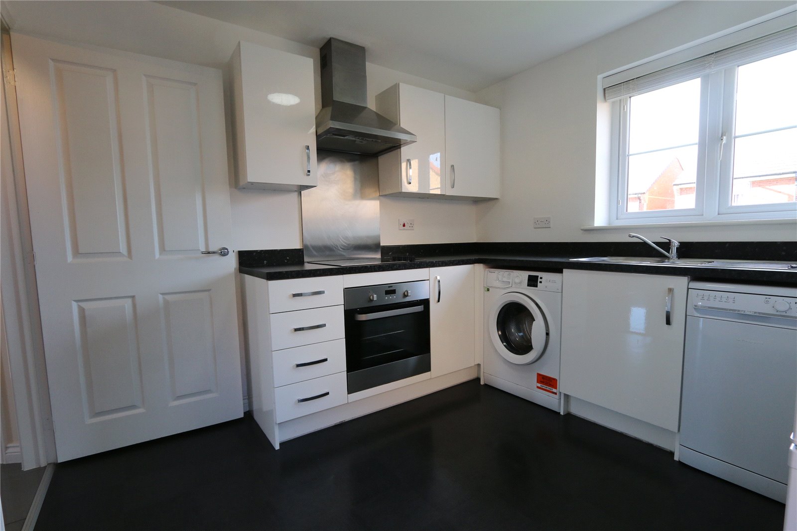 3 bed house to rent in Nightingale Road, Guisborough 1