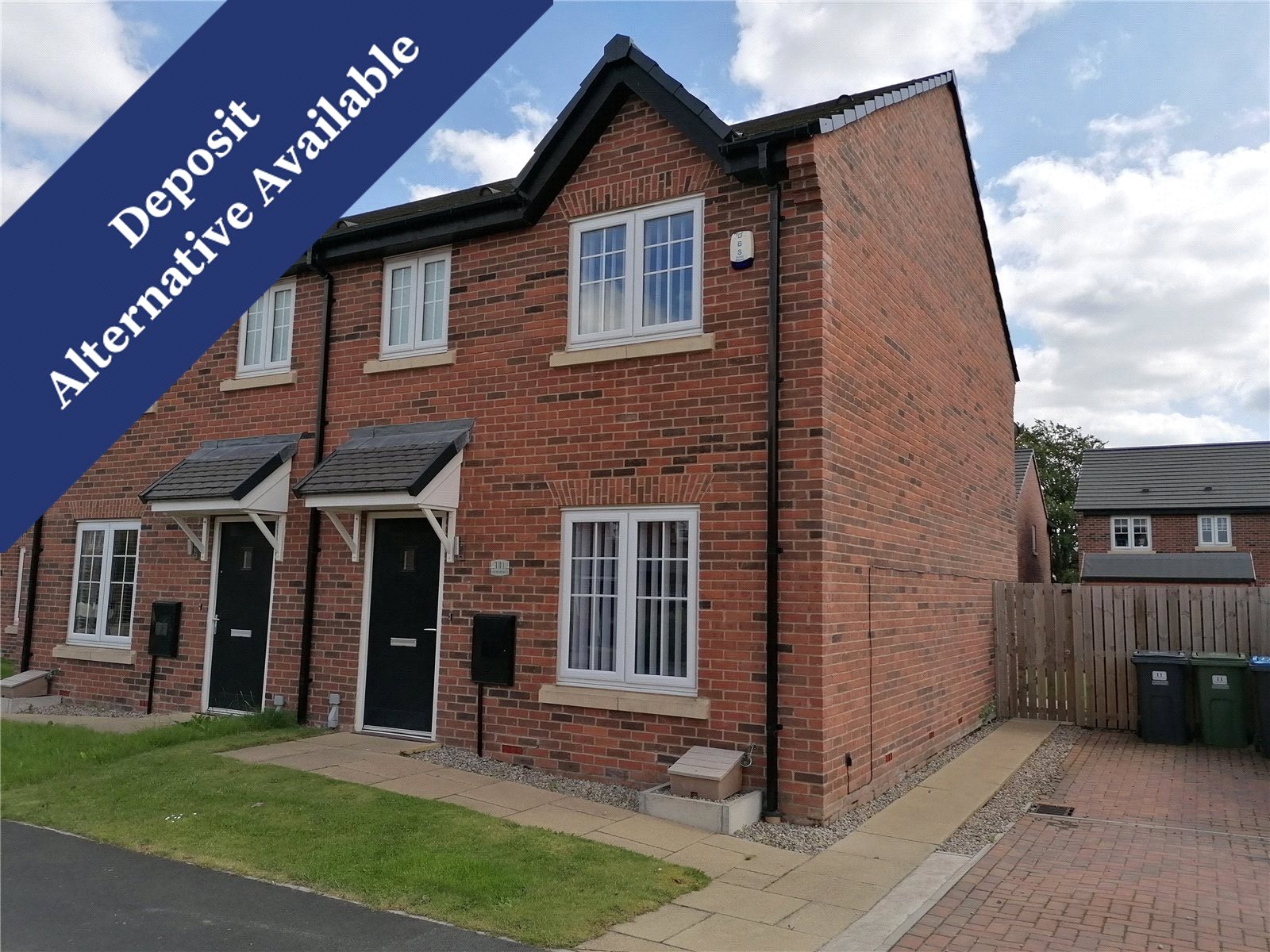 3 bed semi-detached house to rent - Property Image 1
