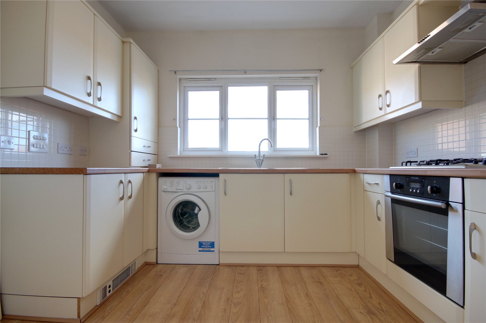 2 bed apartment to rent  - Property Image 3