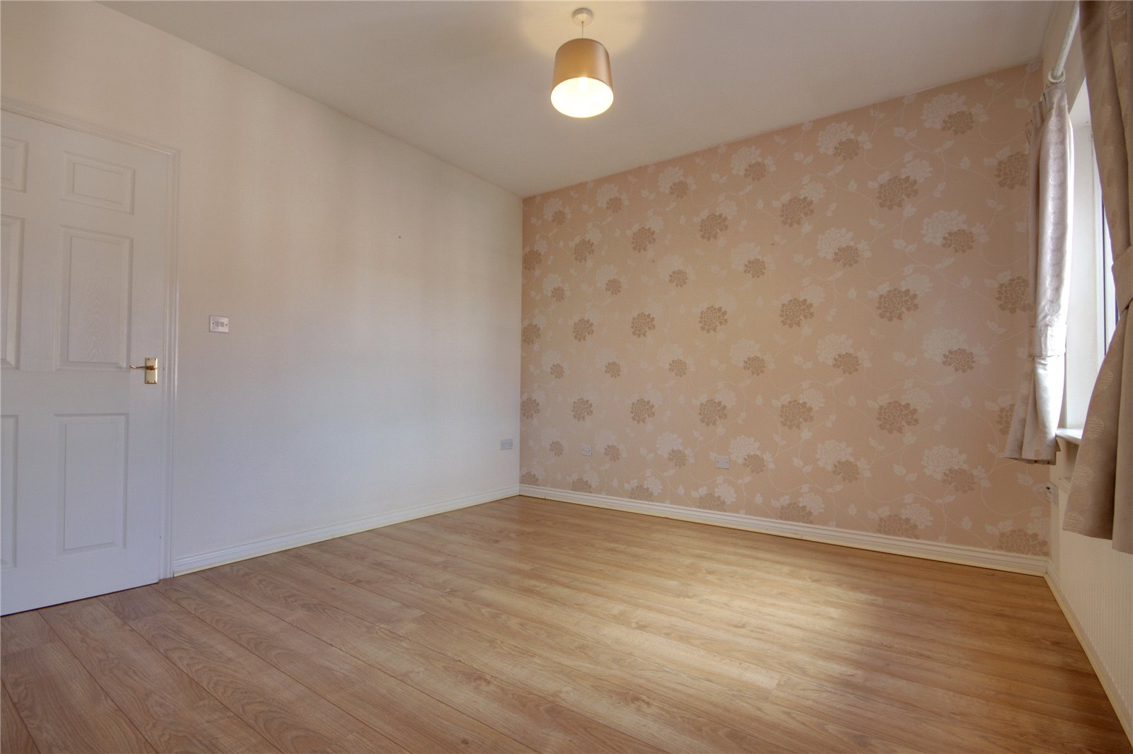 2 bed apartment to rent  - Property Image 4