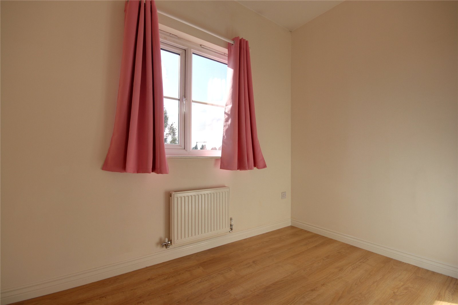 2 bed apartment to rent  - Property Image 7