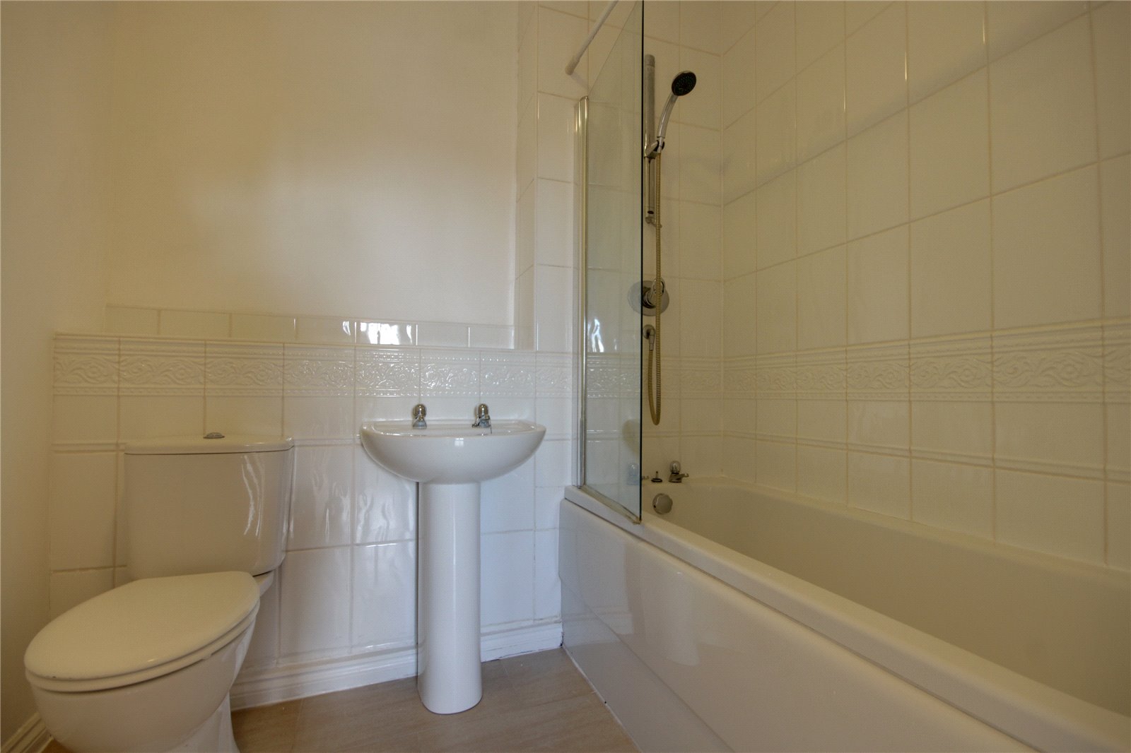 2 bed apartment to rent  - Property Image 8
