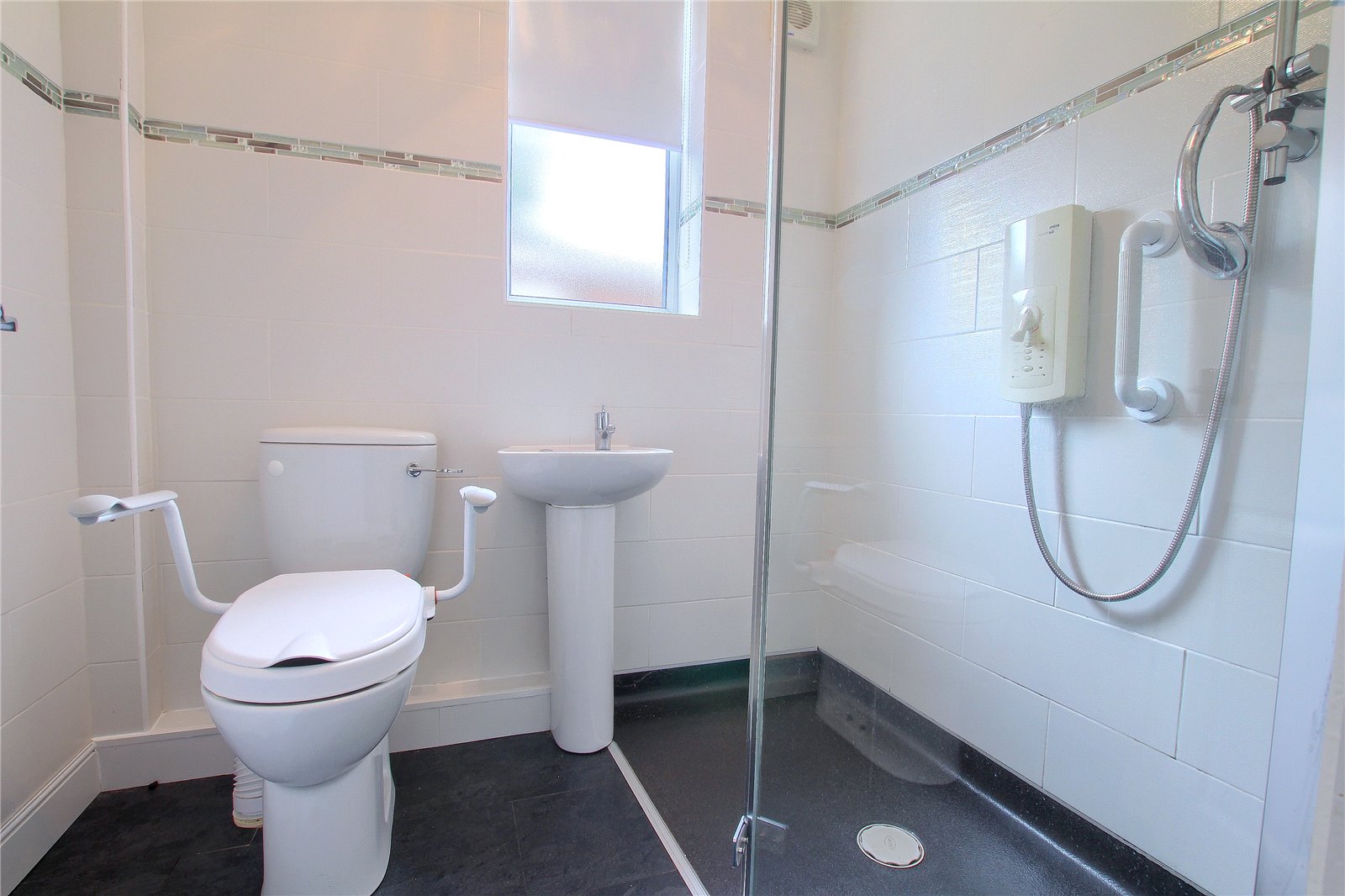 2 bed bungalow for sale in Cayton Drive, Thornaby  - Property Image 6