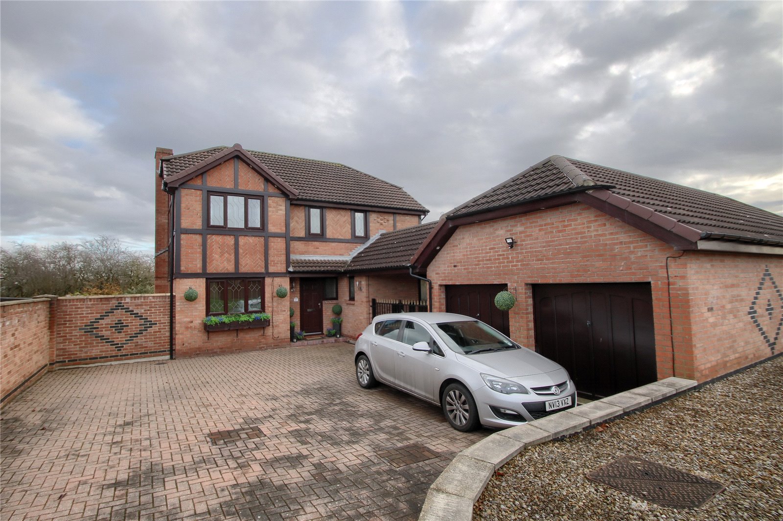 4 bed house for sale in Thorington Gardens, Ingleby Barwick - Property Image 1