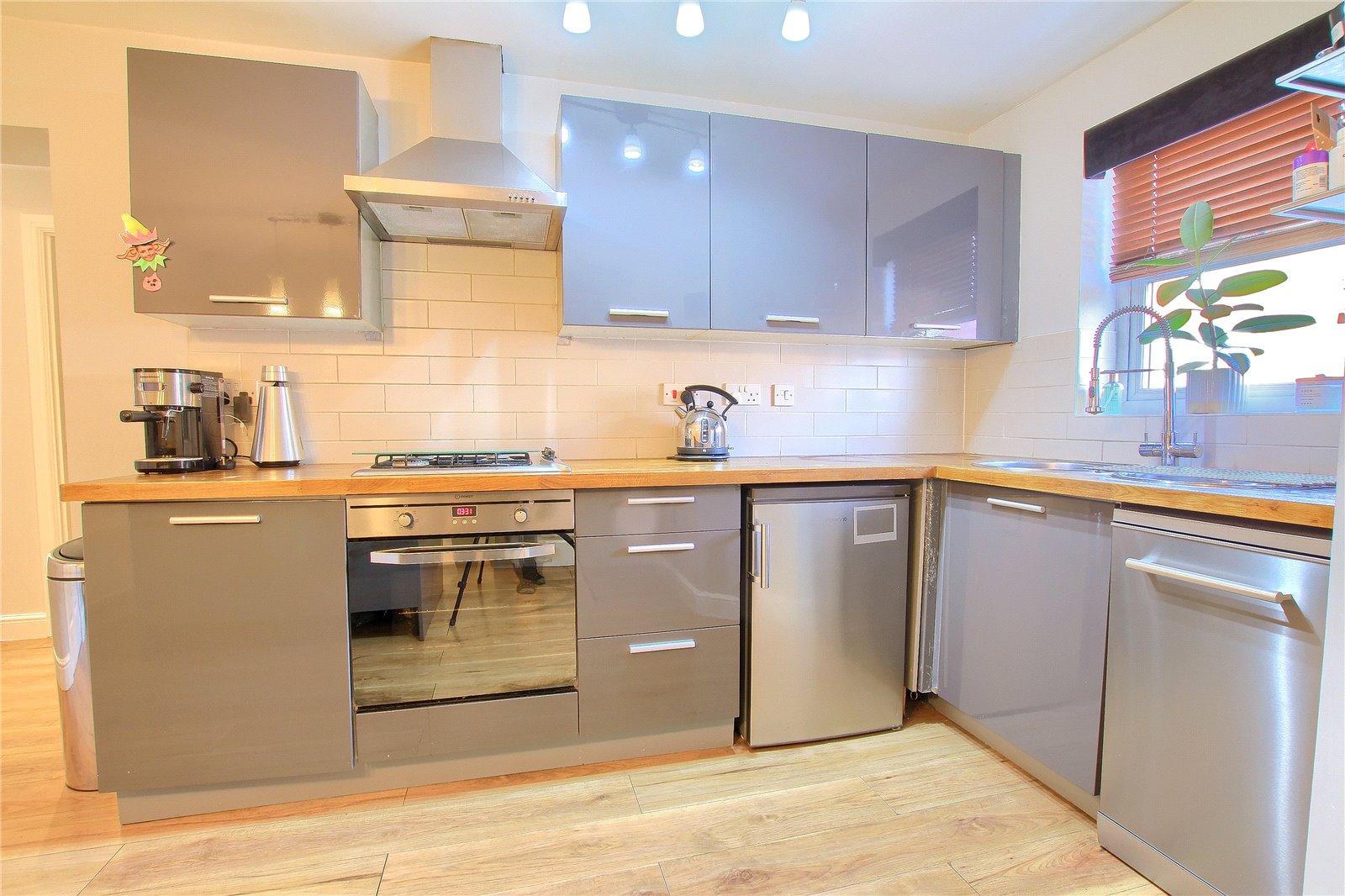 3 bed house for sale in Lindisfarne Avenue, Thornaby 2